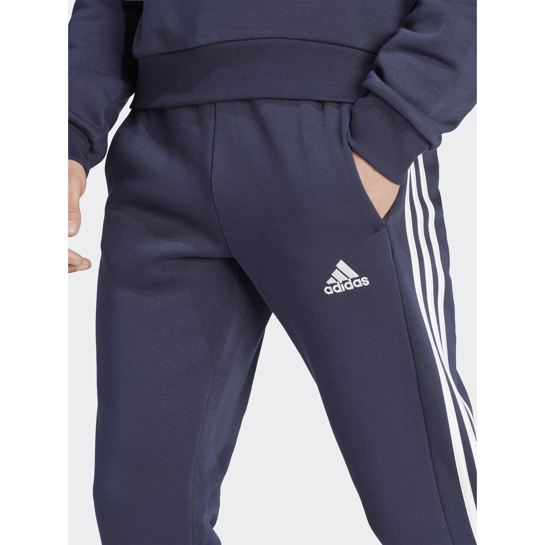 adidas Долнище анцуг Essentials Fleece 3-Stripes Cuff IJ6493 Тъмносин Regular Fit - Pepit.bg