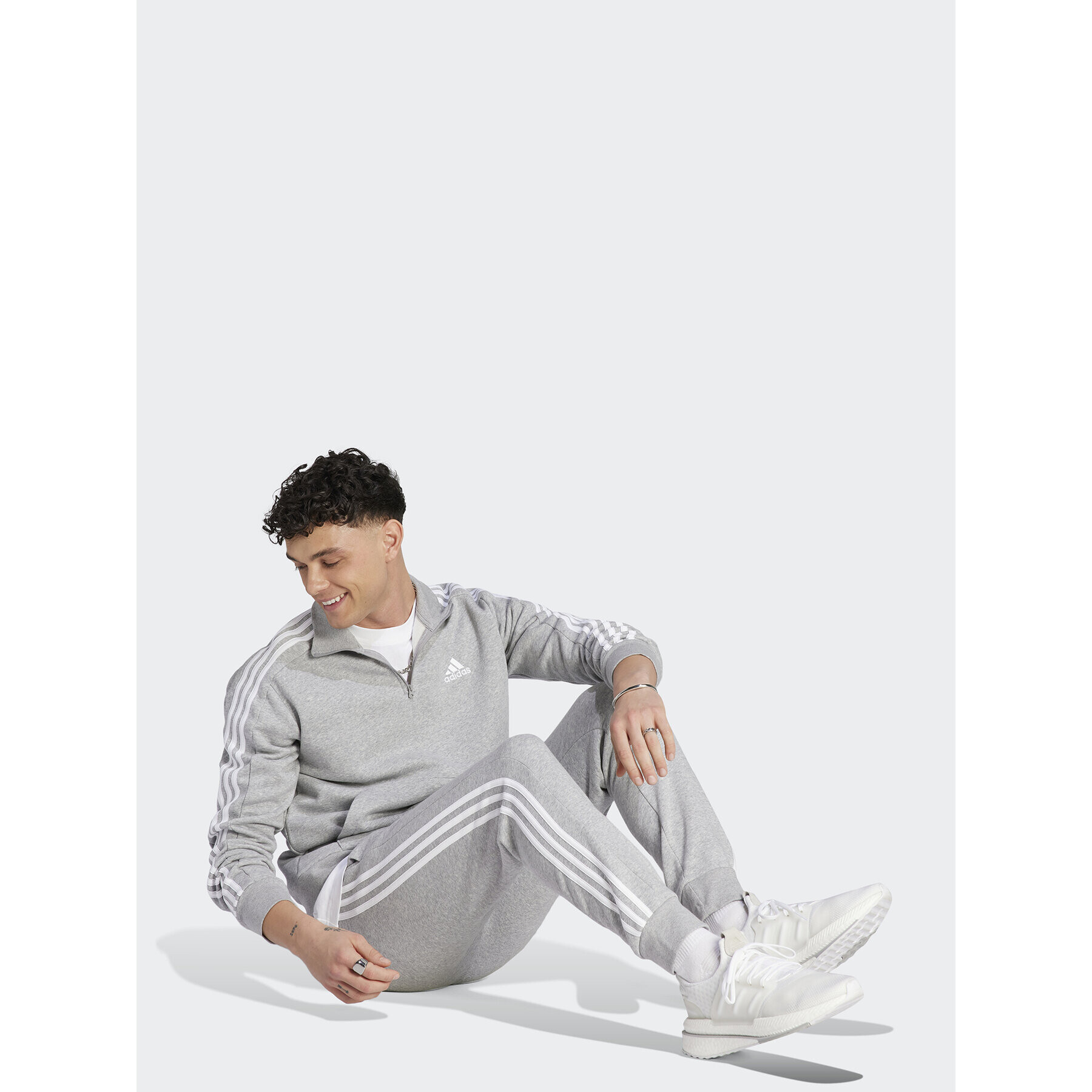 adidas Долнище анцуг Essentials Fleece 3-Stripes Cuff IJ6494 Сив Regular Fit - Pepit.bg