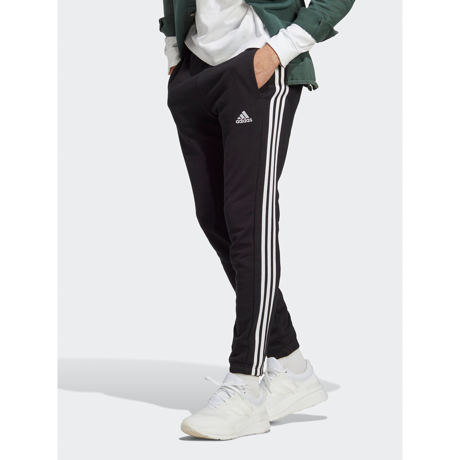 adidas Долнище анцуг Essentials French Terry Tapered Elastic Cuff 3-Stripes Joggers IC0050 Черен Regular Fit - Pepit.bg