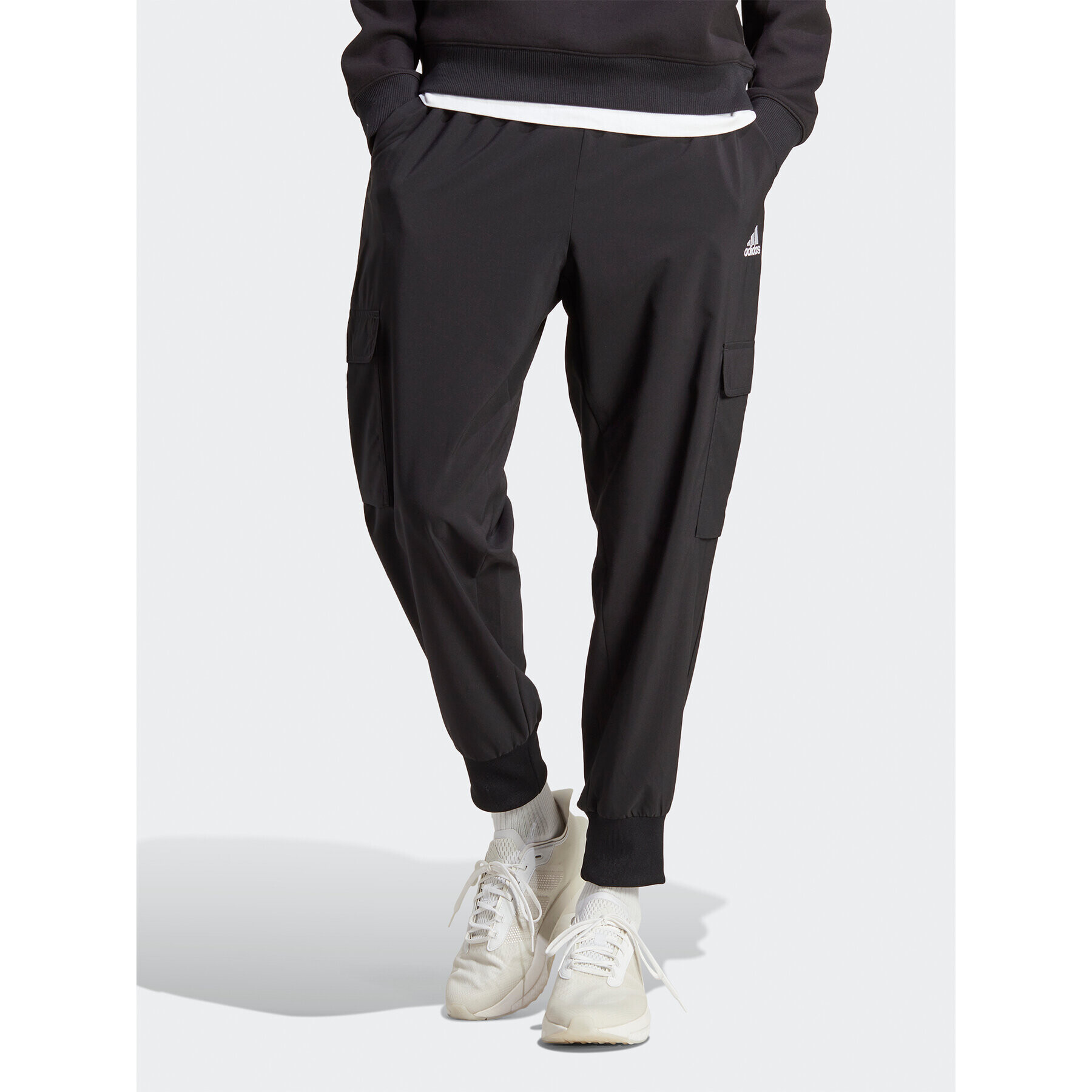 adidas Долнище анцуг Essentials Small Logo Woven Cargo Ankle-Length Pants HA4348 Черен Regular Fit - Pepit.bg