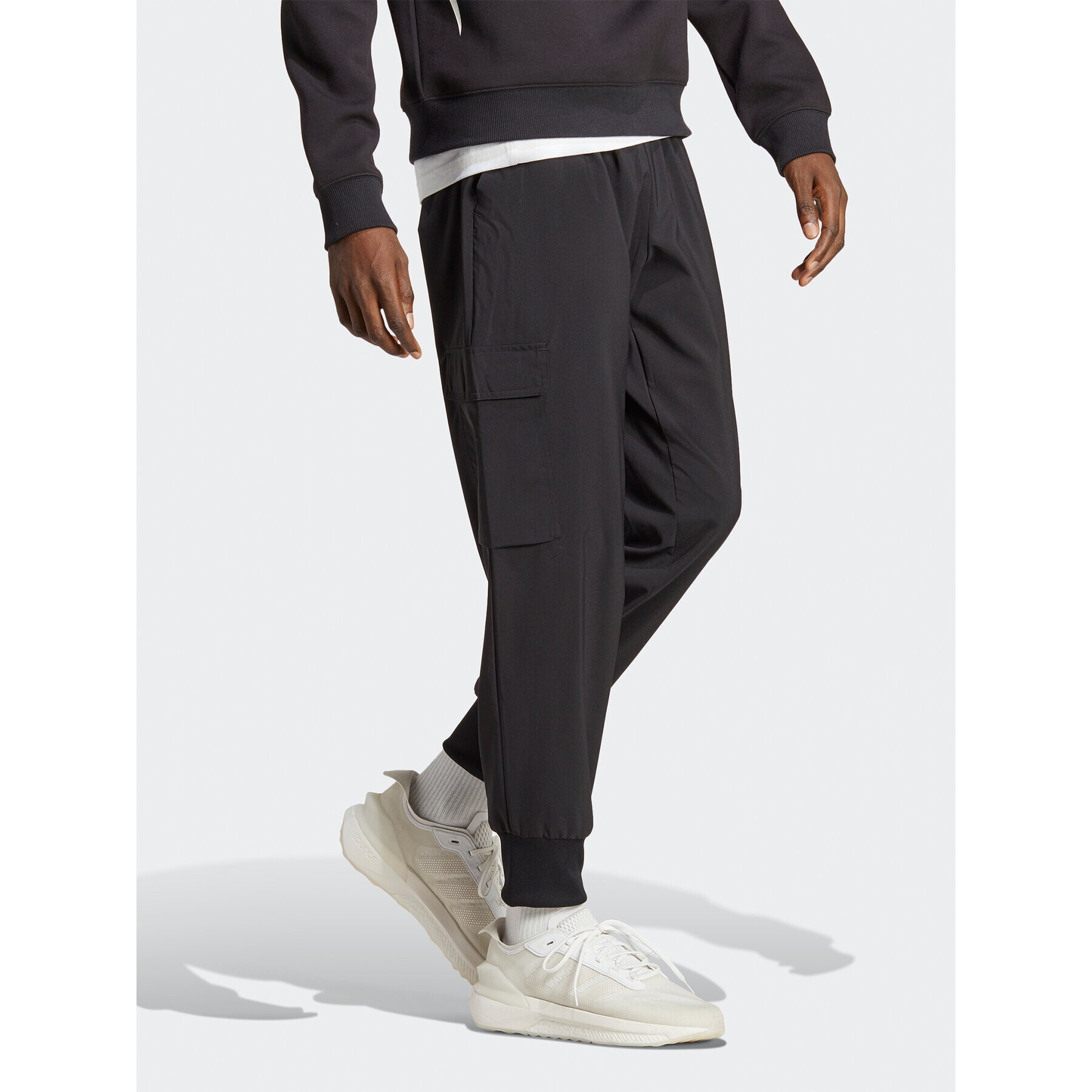 adidas Долнище анцуг Essentials Small Logo Woven Cargo Ankle-Length Pants HA4348 Черен Regular Fit - Pepit.bg