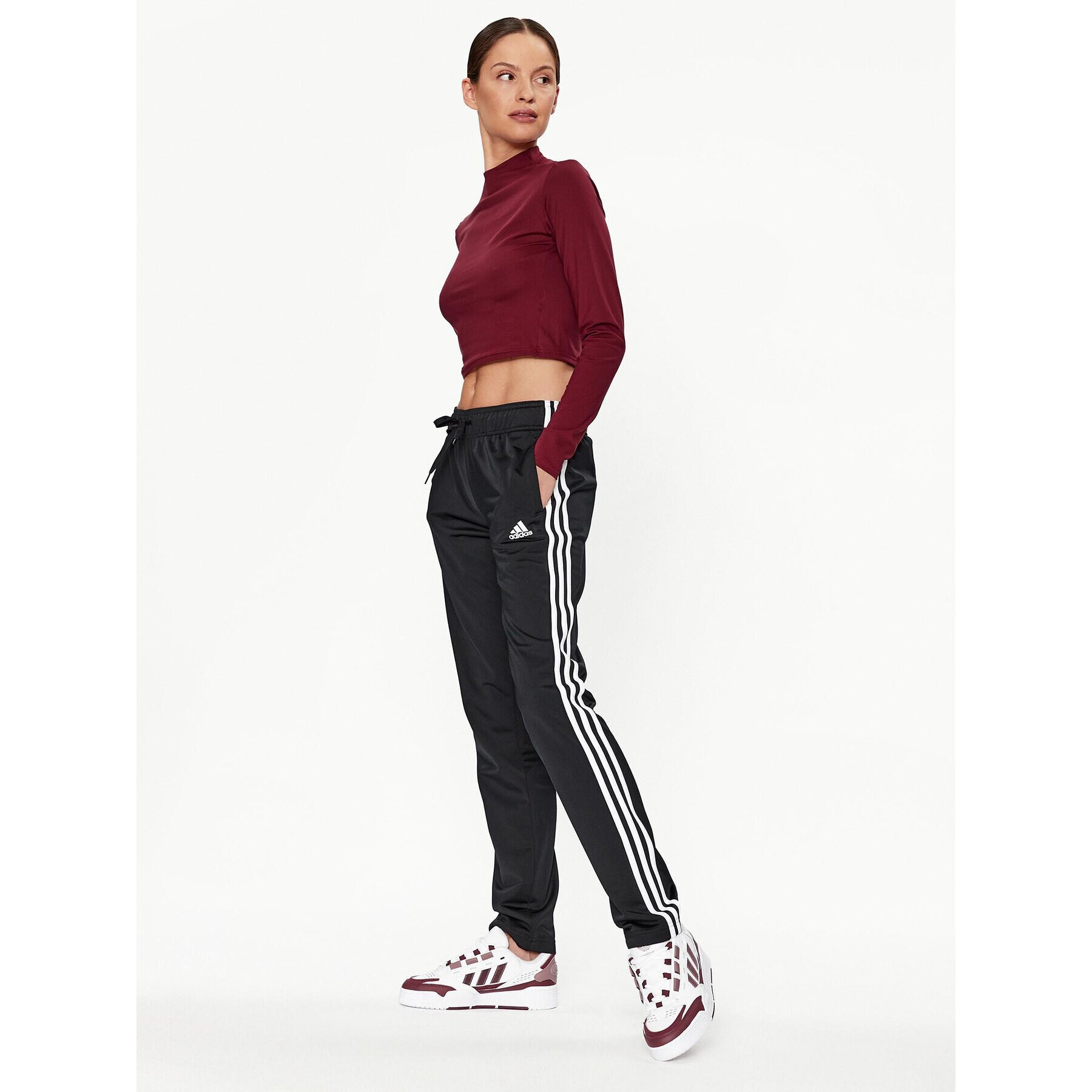 adidas Долнище анцуг Essentials Warm-Up 3-Stripes H48451 Черен Regular Fit - Pepit.bg