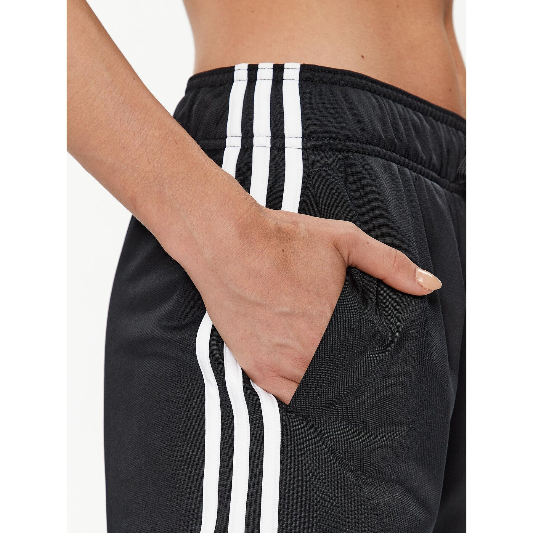 adidas Долнище анцуг Essentials Warm-Up 3-Stripes H48451 Черен Regular Fit - Pepit.bg