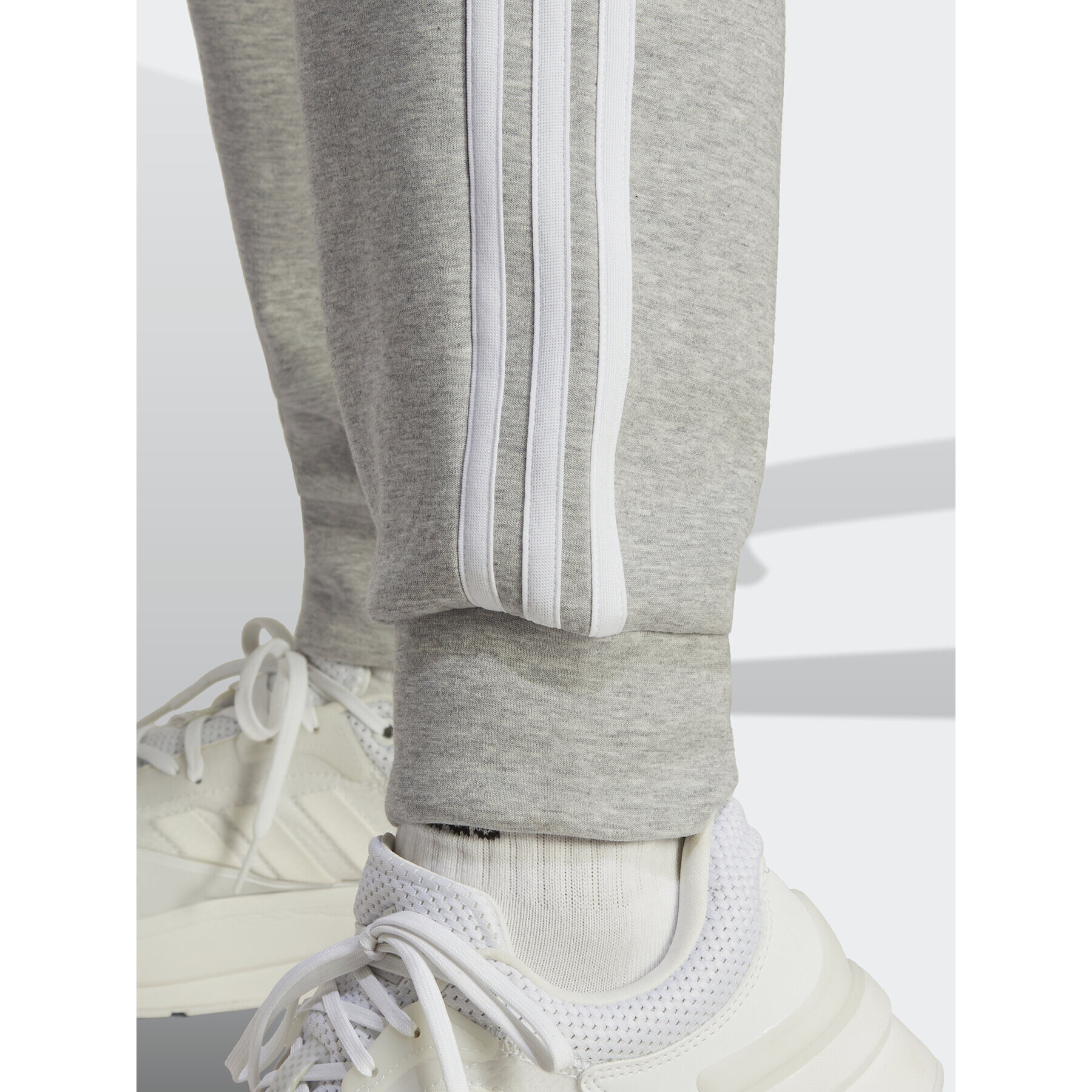 adidas Долнище анцуг Future Icons 3-Stripes IB8531 Сив Regular Fit - Pepit.bg