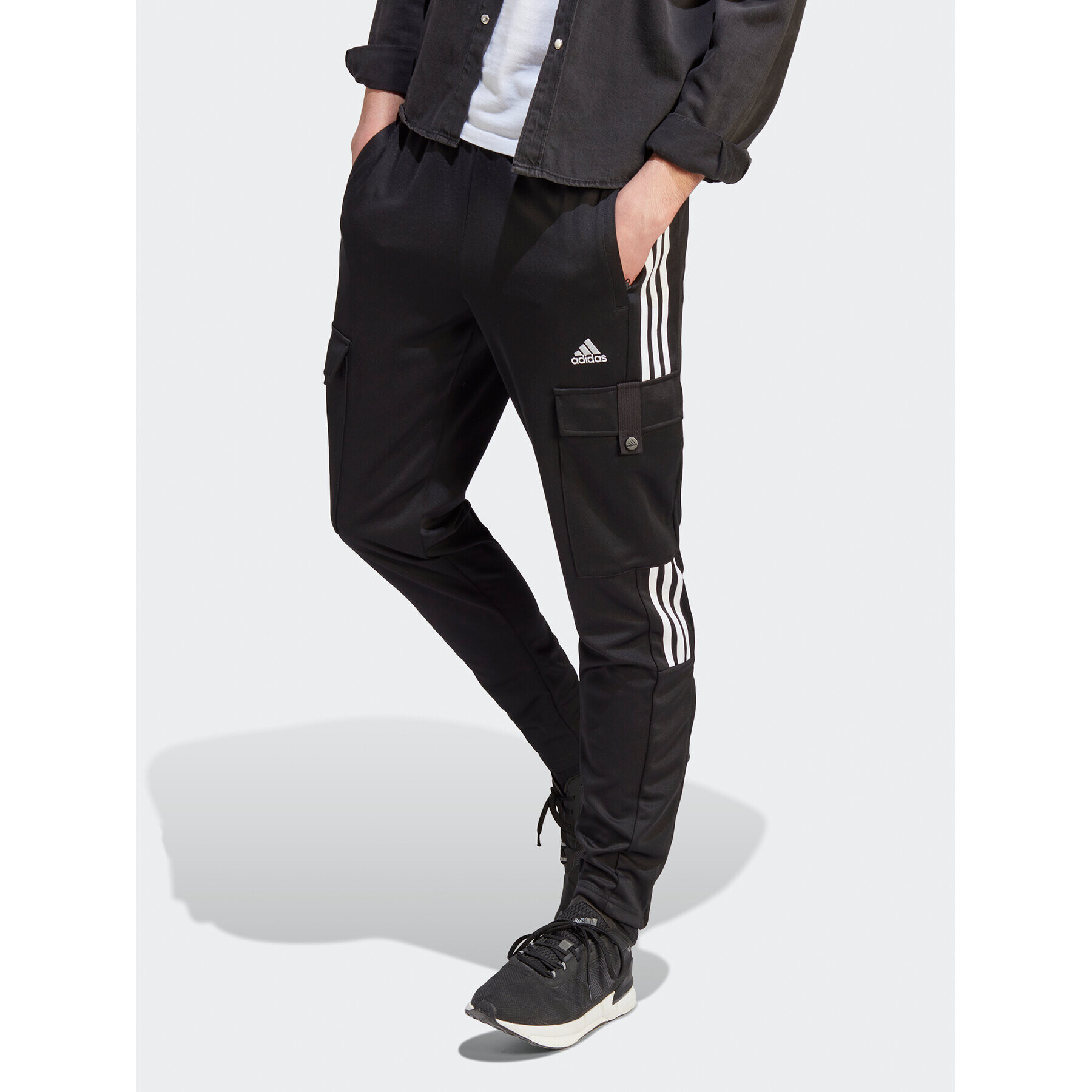 adidas Долнище анцуг IA3067 Черен Regular Fit - Pepit.bg