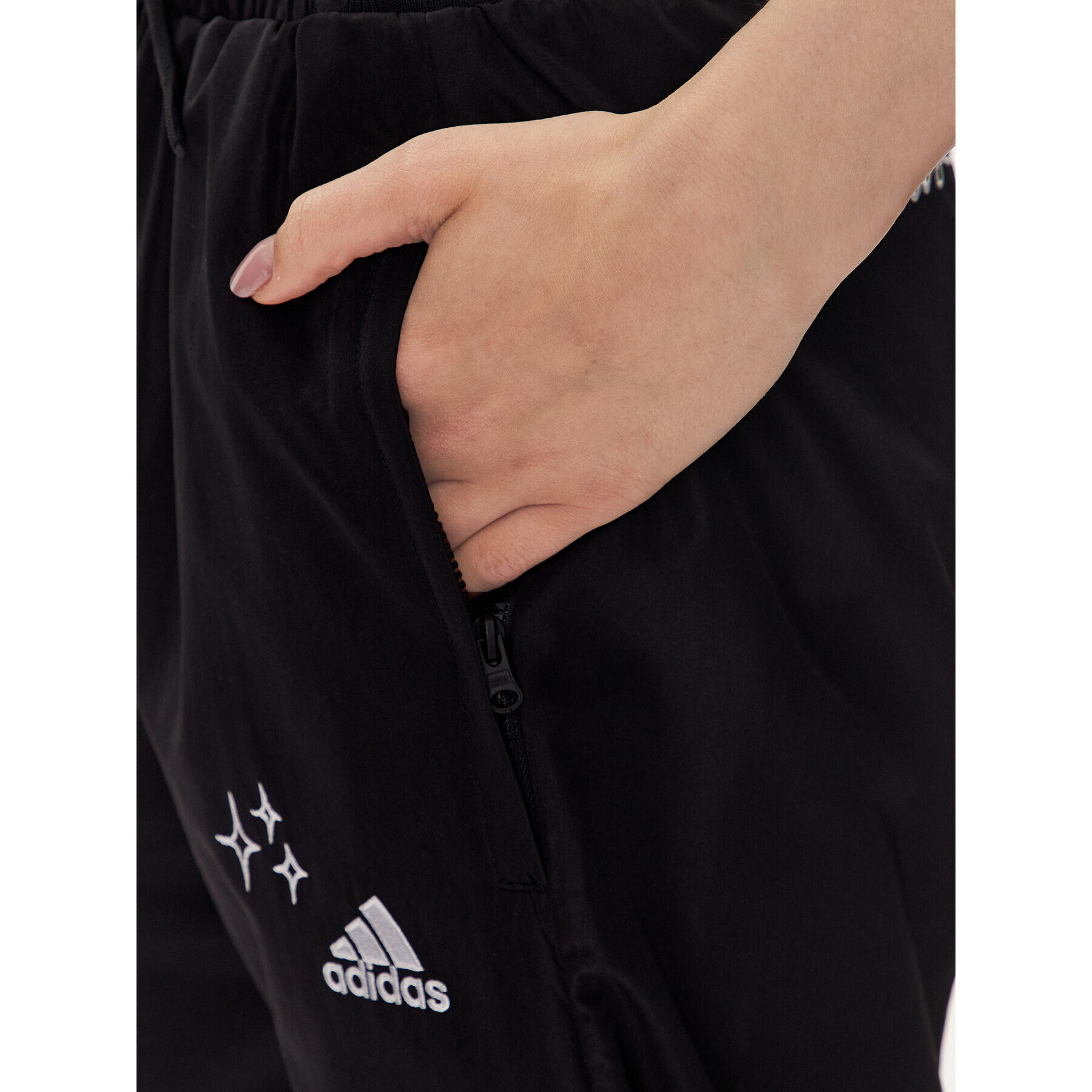 adidas Долнище анцуг IJ8751 Черен Loose Fit - Pepit.bg