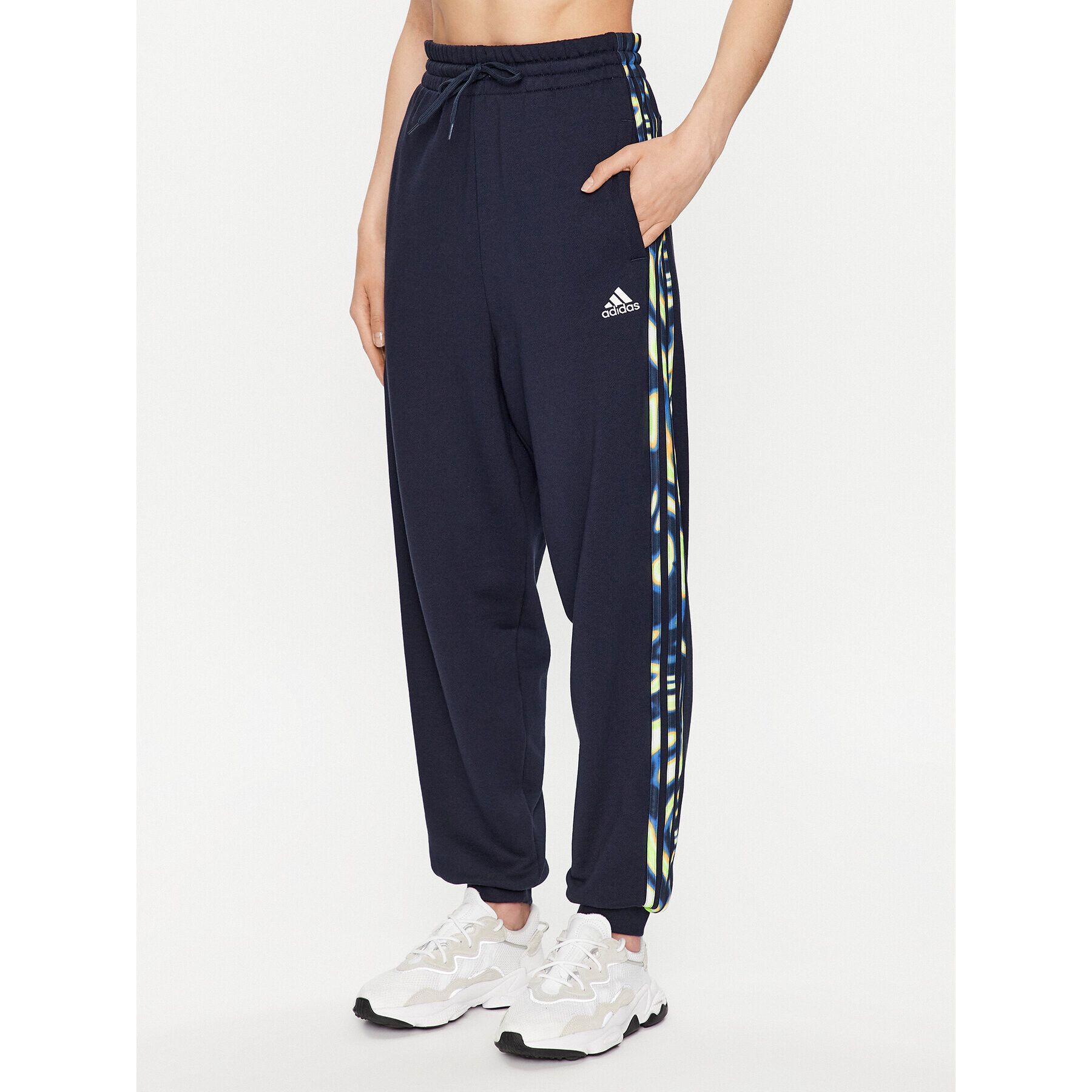 adidas Долнище анцуг IL5863 Син Loose Fit - Pepit.bg