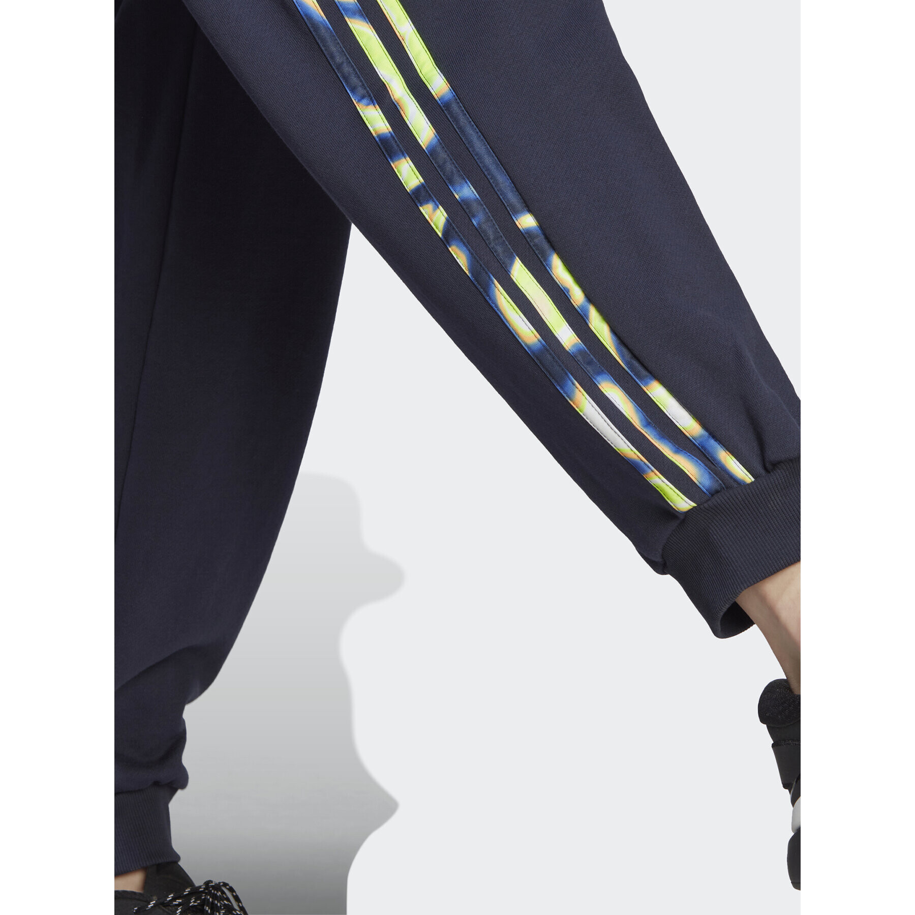 adidas Долнище анцуг IL5863 Син Loose Fit - Pepit.bg