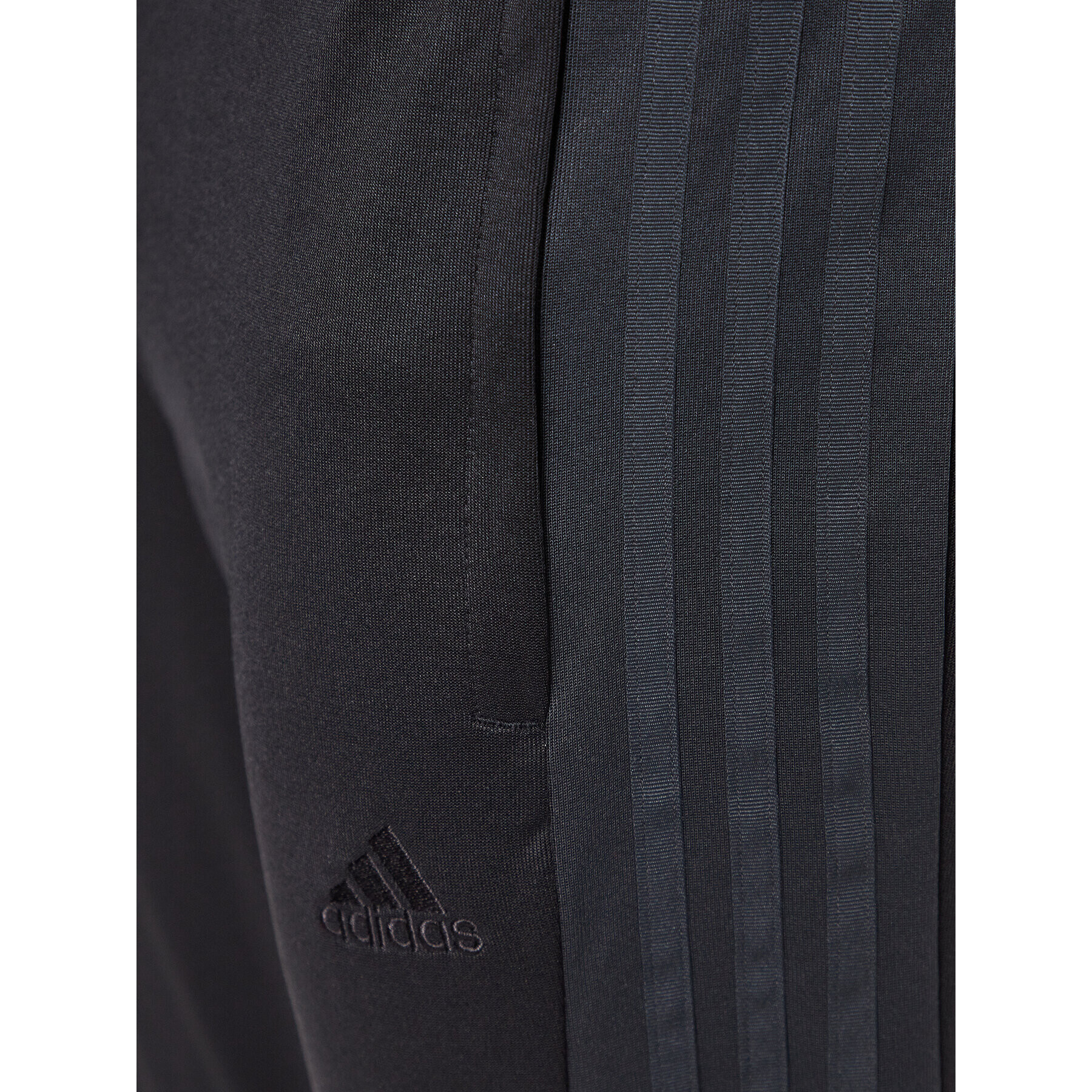 adidas Долнище анцуг IM2899 Черен Regular Fit - Pepit.bg