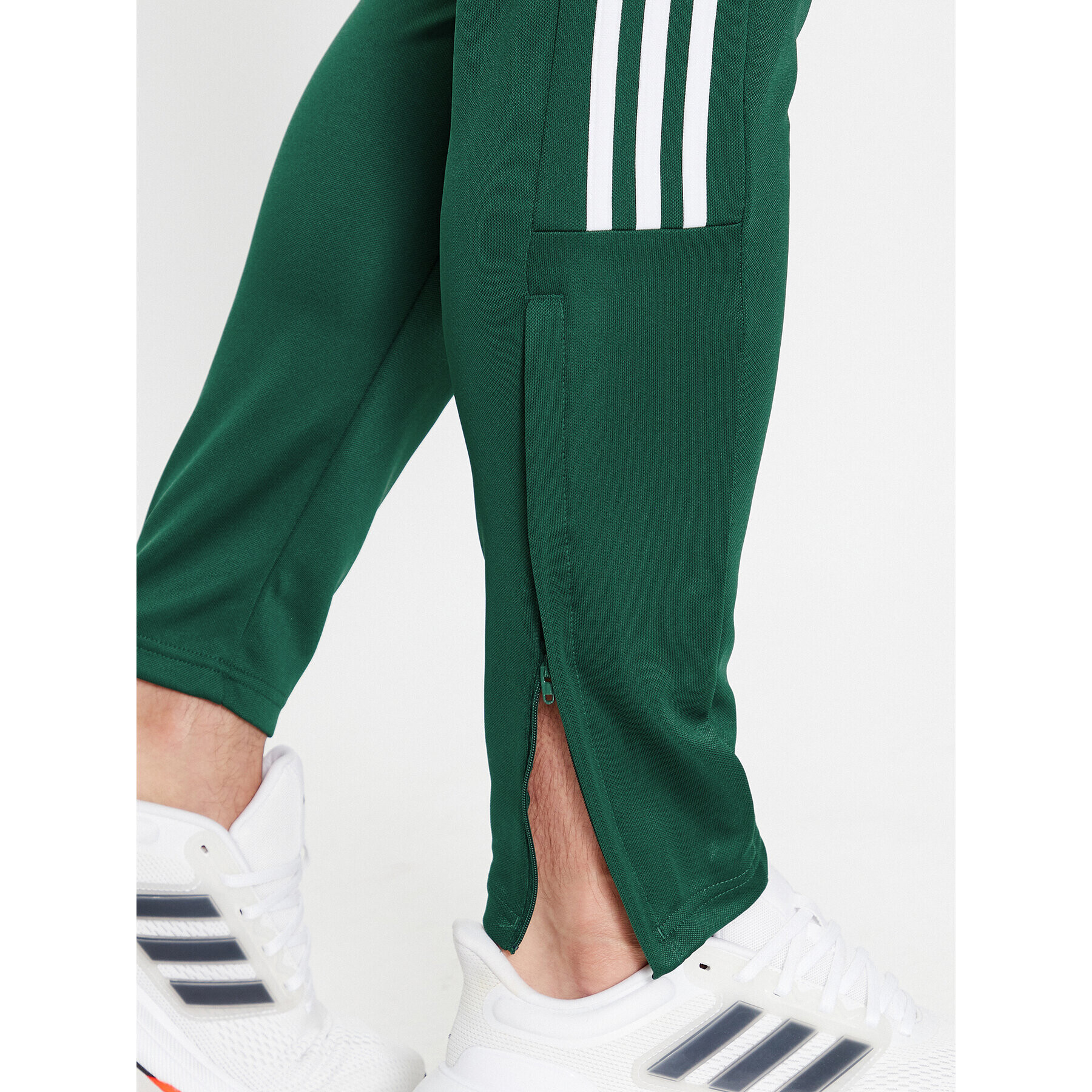 adidas Долнище анцуг IM2918 Зелен Regular Fit - Pepit.bg