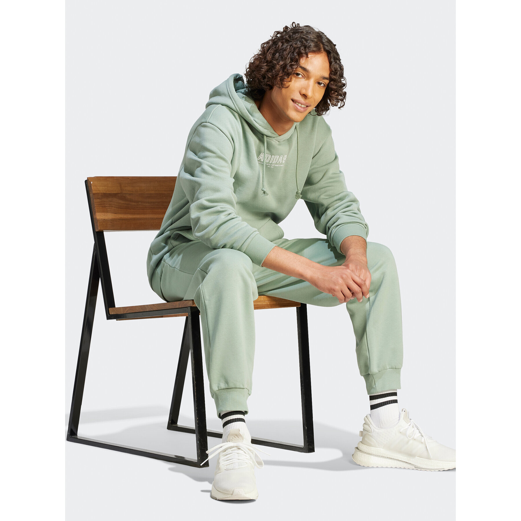 adidas Долнище анцуг IR8361 Зелен Regular Fit - Pepit.bg