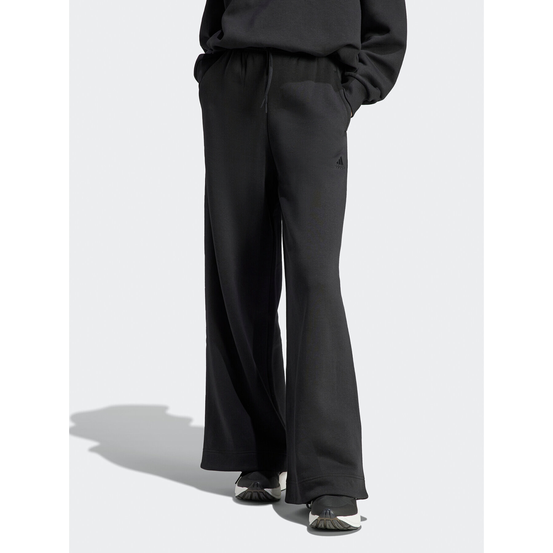 adidas Долнище анцуг IR8377 Черен Loose Fit - Pepit.bg
