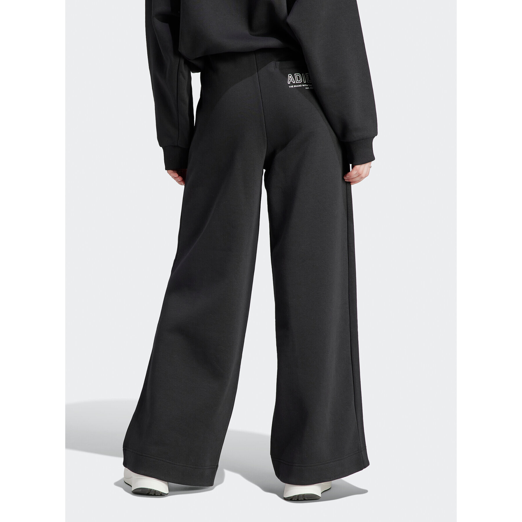 adidas Долнище анцуг IR8377 Черен Loose Fit - Pepit.bg