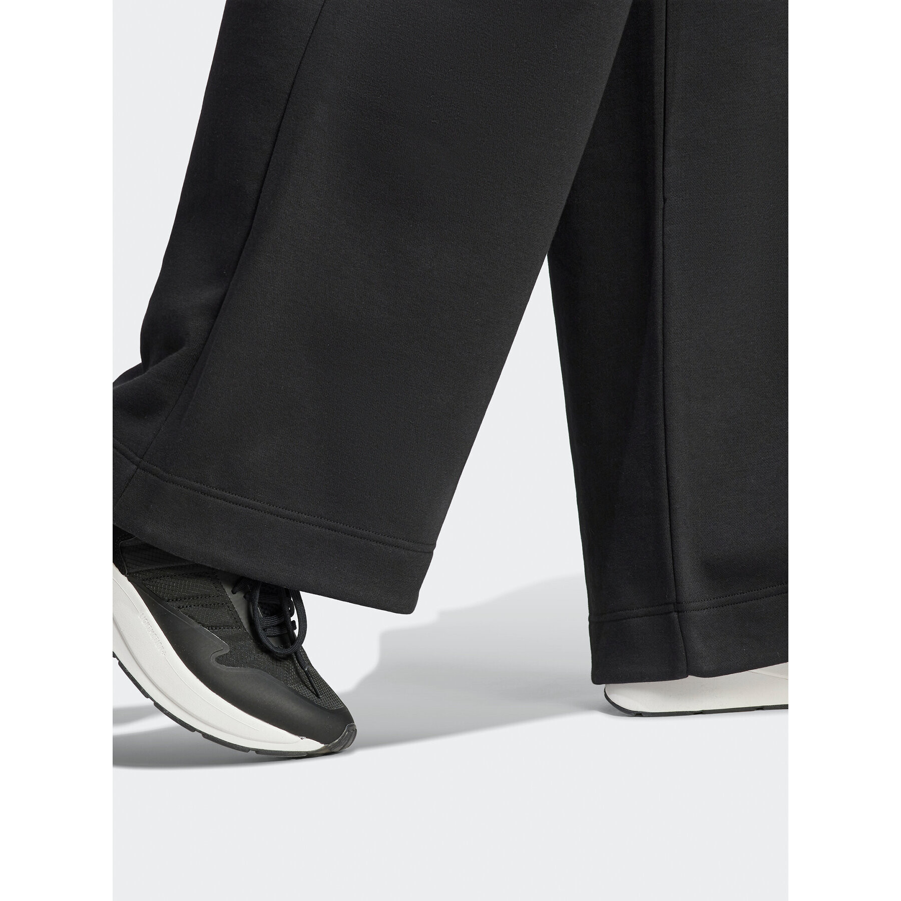 adidas Долнище анцуг IR8377 Черен Loose Fit - Pepit.bg