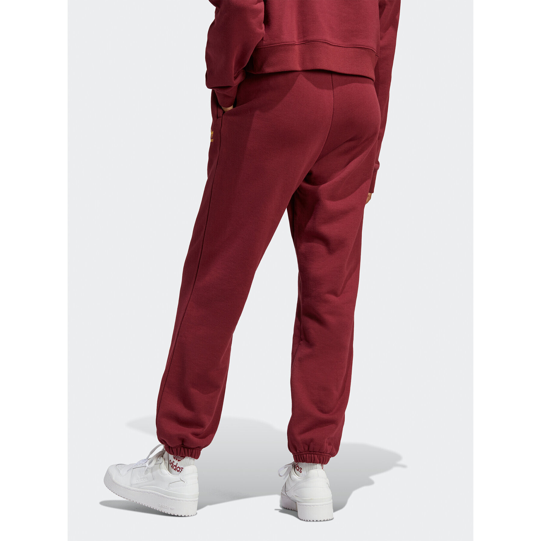 adidas Долнище анцуг Joggers IC6035 Червен Slim Fit - Pepit.bg