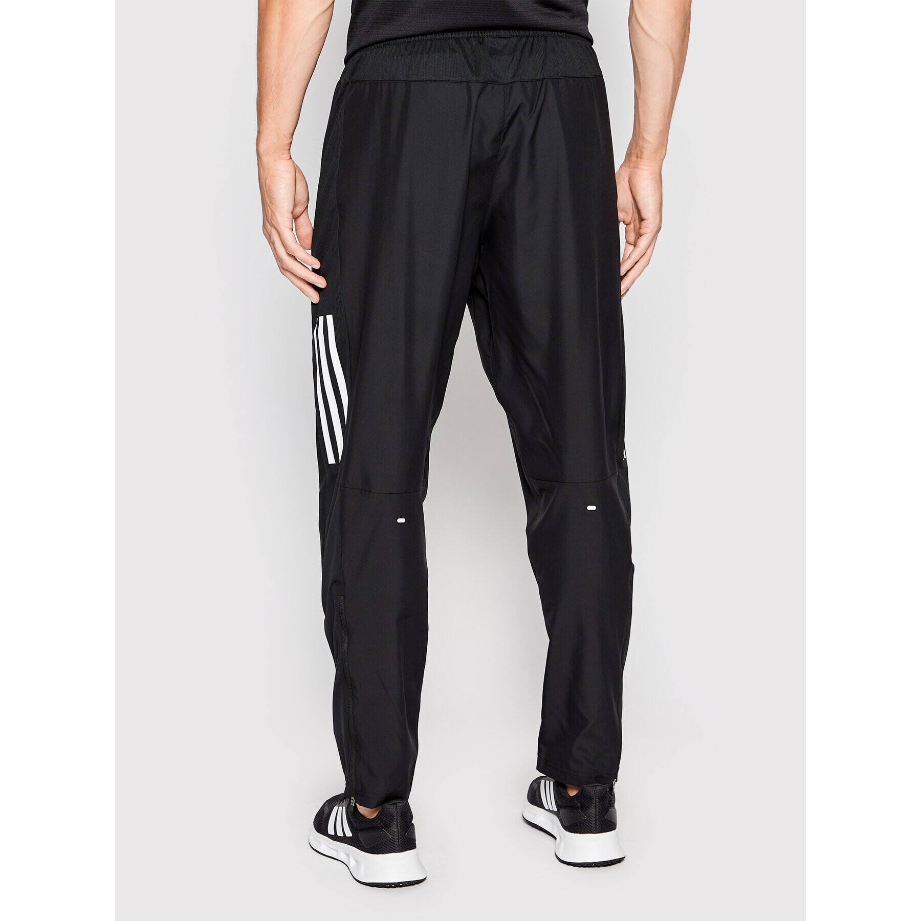 adidas Долнище анцуг Own The Run Astro Wind H13238 Черен Regular Fit - Pepit.bg