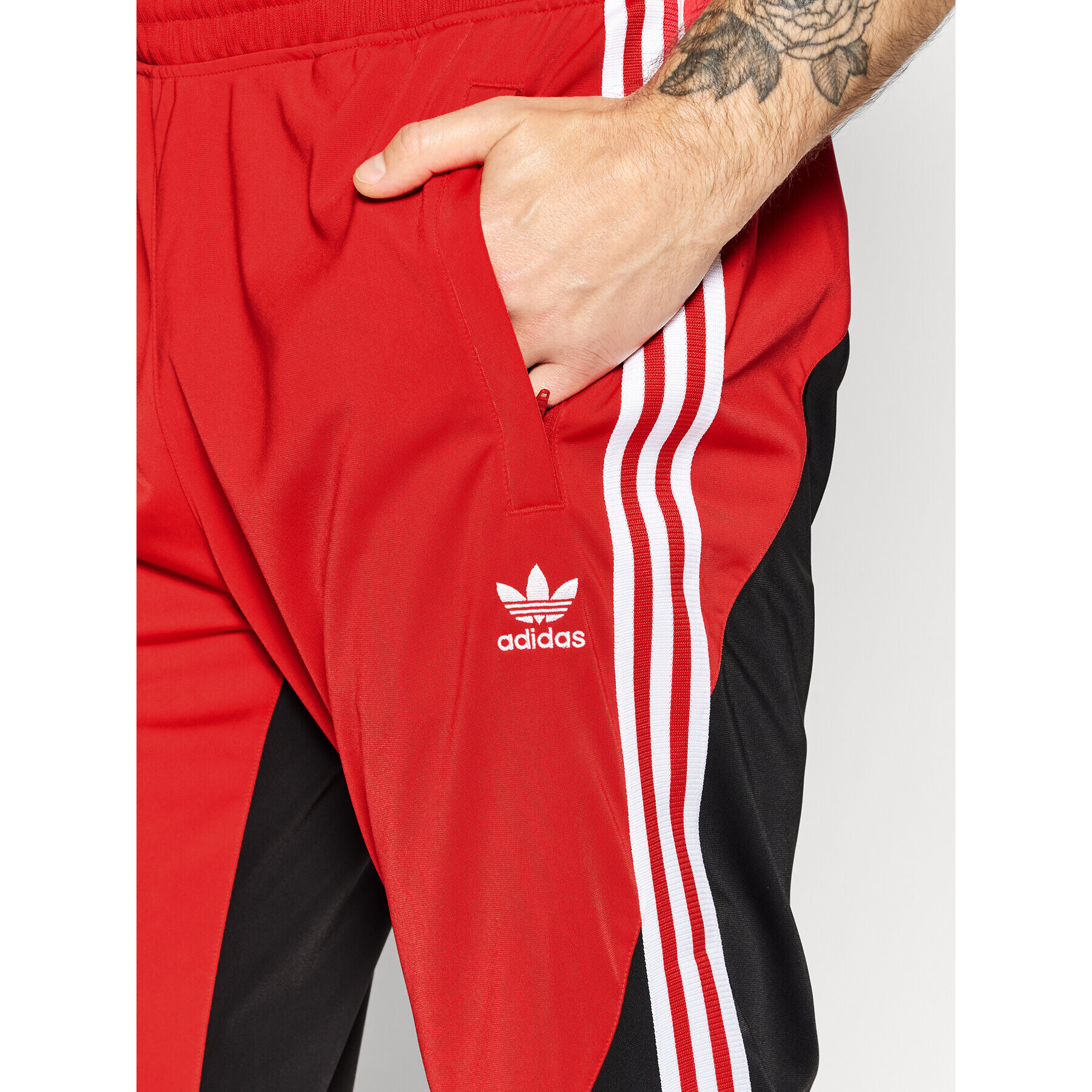 adidas Долнище анцуг Sst Blocked Track HC2078 Черен Regular Fit - Pepit.bg