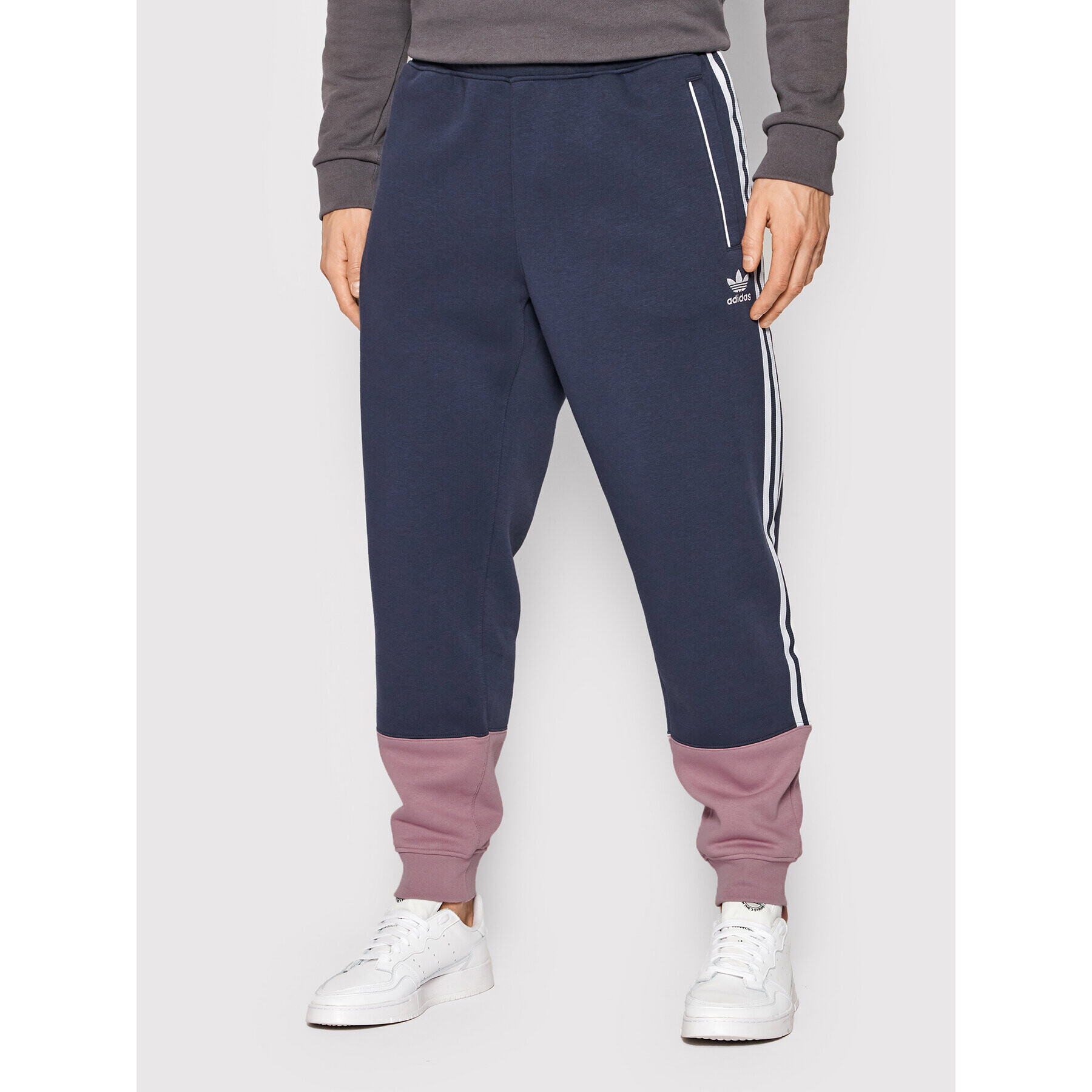 adidas Долнище анцуг Sst Fleece Track HC2083 Тъмносин Regular Fit - Pepit.bg