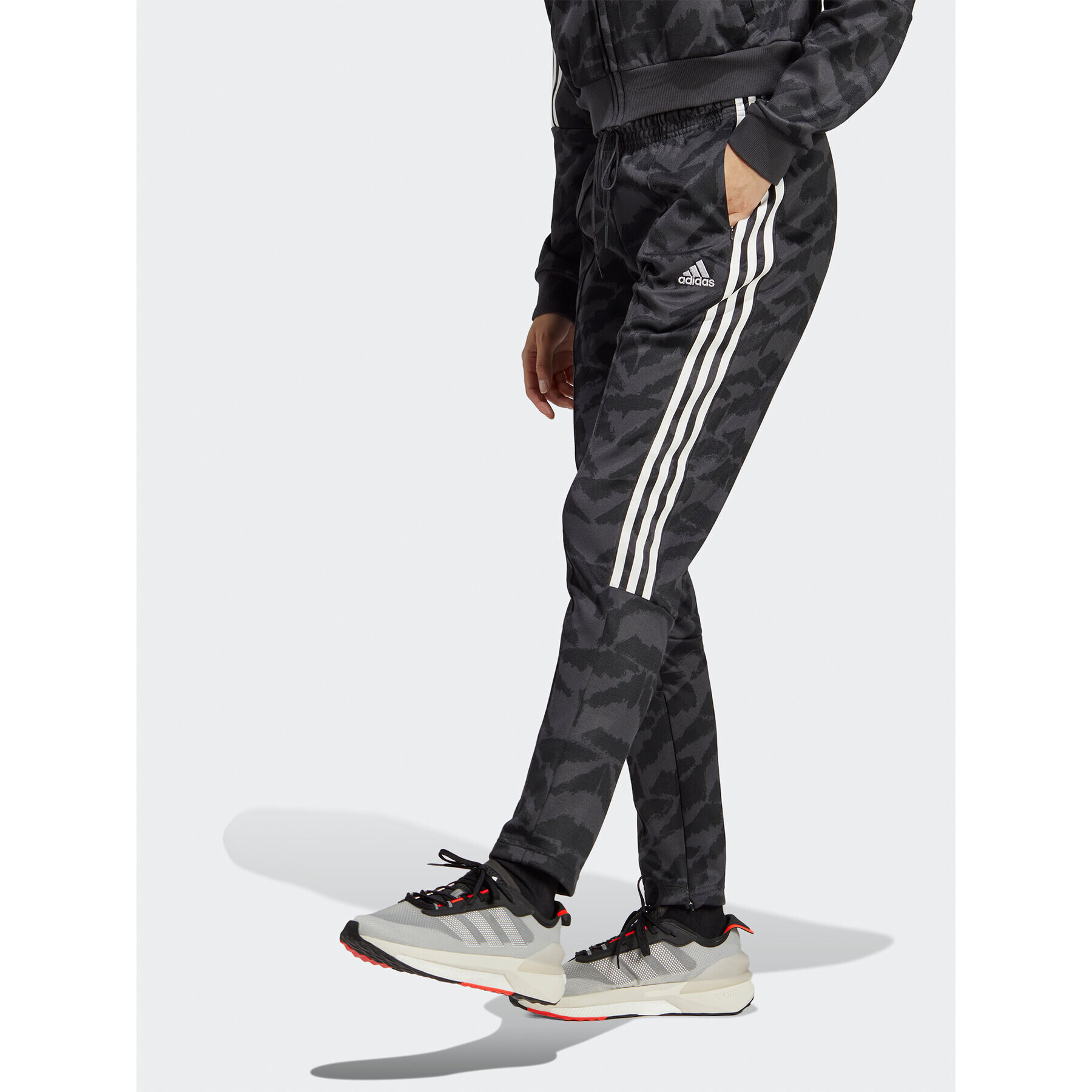 adidas Долнище анцуг Tiro Suit Up Lifestyle Track Pant IC6655 Сив Regular Fit - Pepit.bg