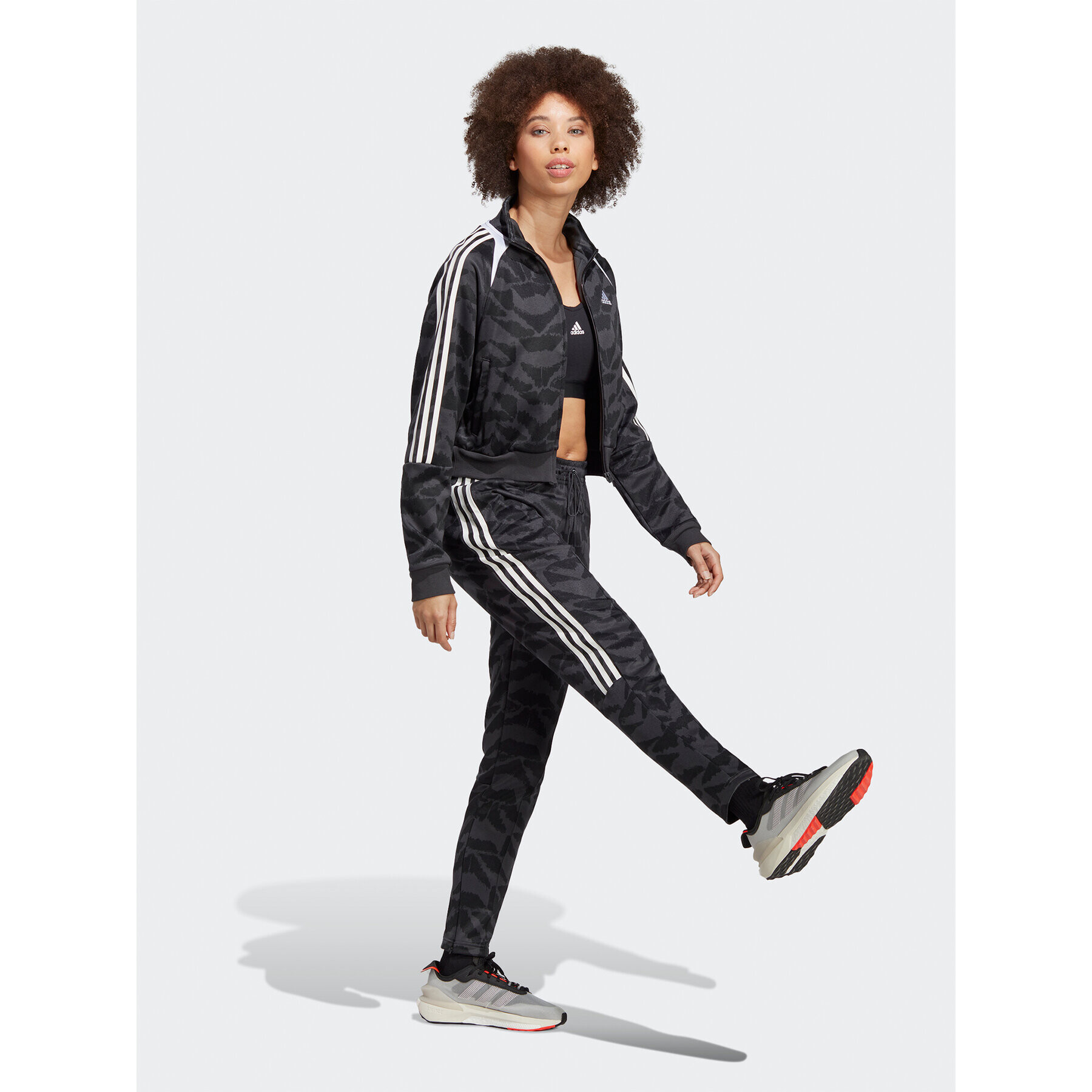 adidas Долнище анцуг Tiro Suit Up Lifestyle Track Pant IC6655 Сив Regular Fit - Pepit.bg