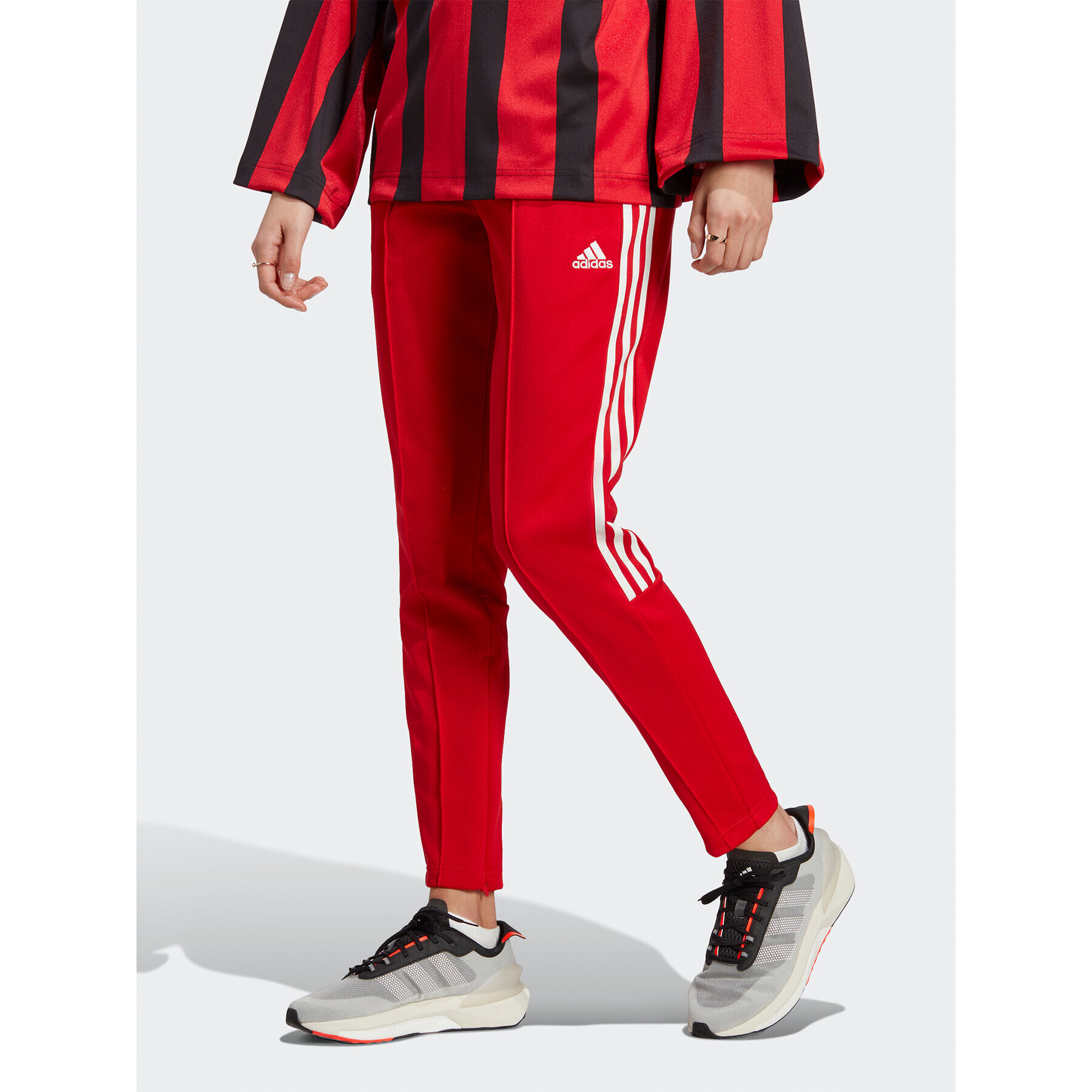 adidas Долнище анцуг Tiro Suit Up Lifestyle Track Pant IC6679 Червен Regular Fit - Pepit.bg