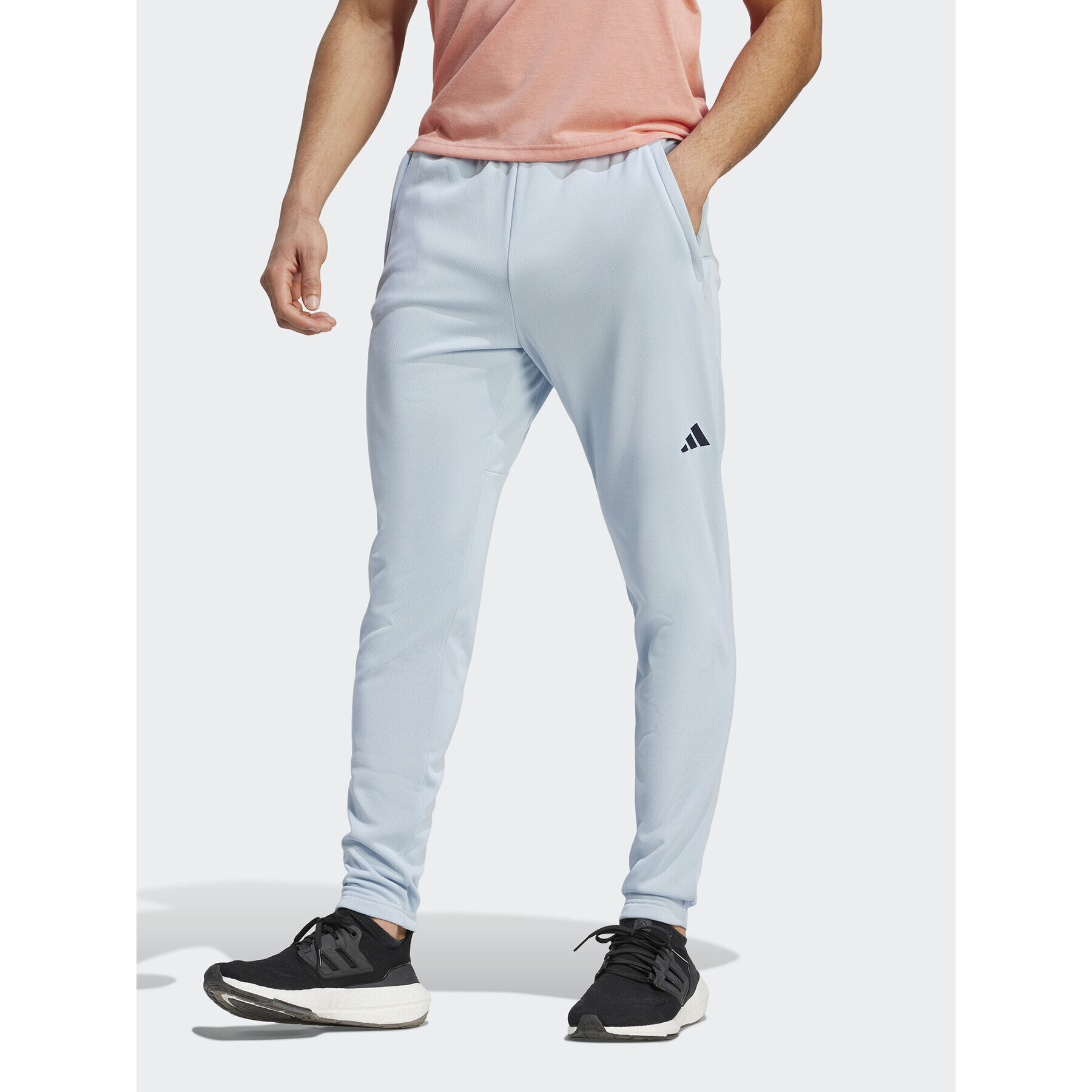 adidas Долнище анцуг Train Essentials Seasonal Training HZ3111 Син Regular Fit - Pepit.bg