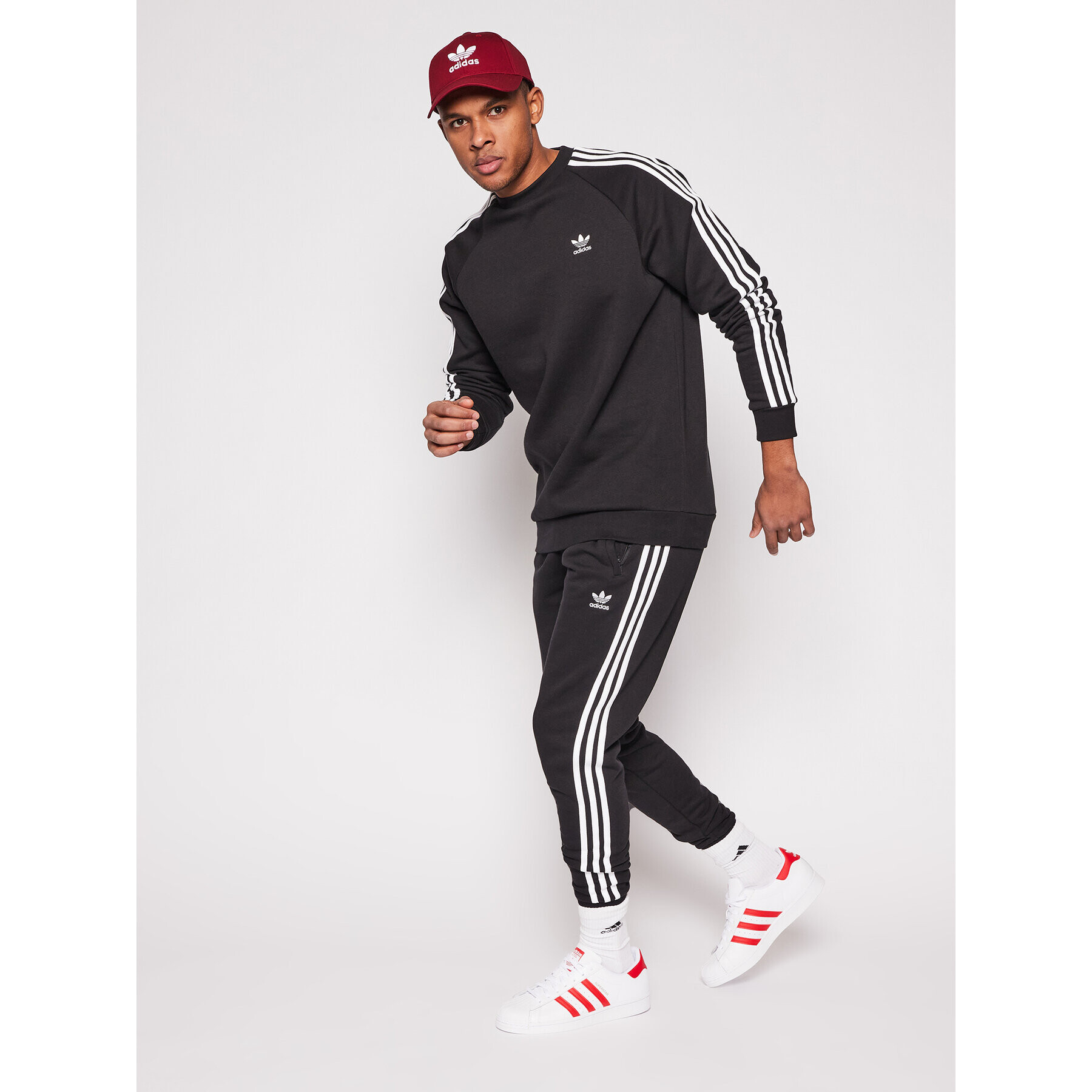 adidas Долнище анцуг 3-Stripes GN3458 Черен Fitted Fit - Pepit.bg