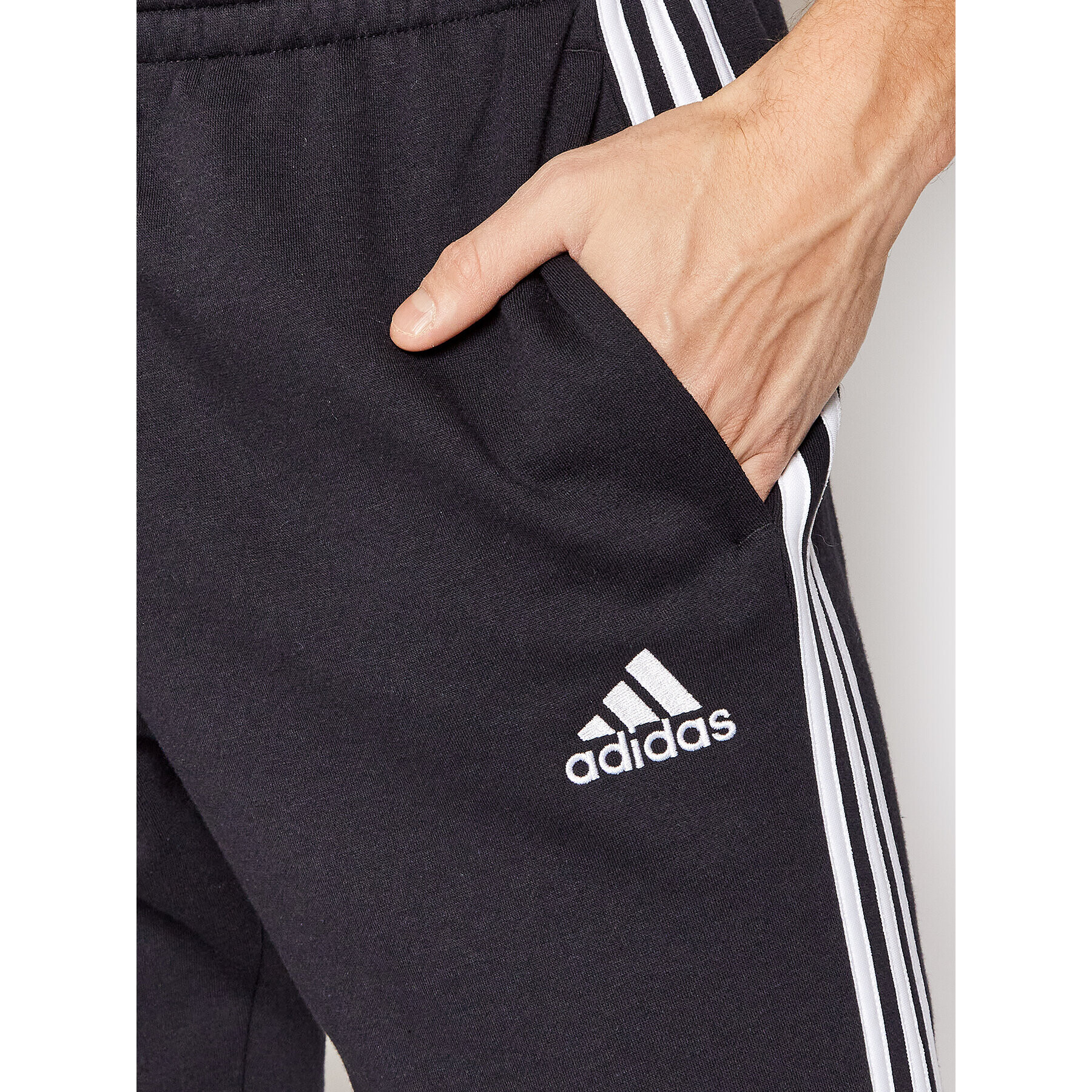 adidas Долнище анцуг 3s Fl GM1089 Черен Slim Fit - Pepit.bg