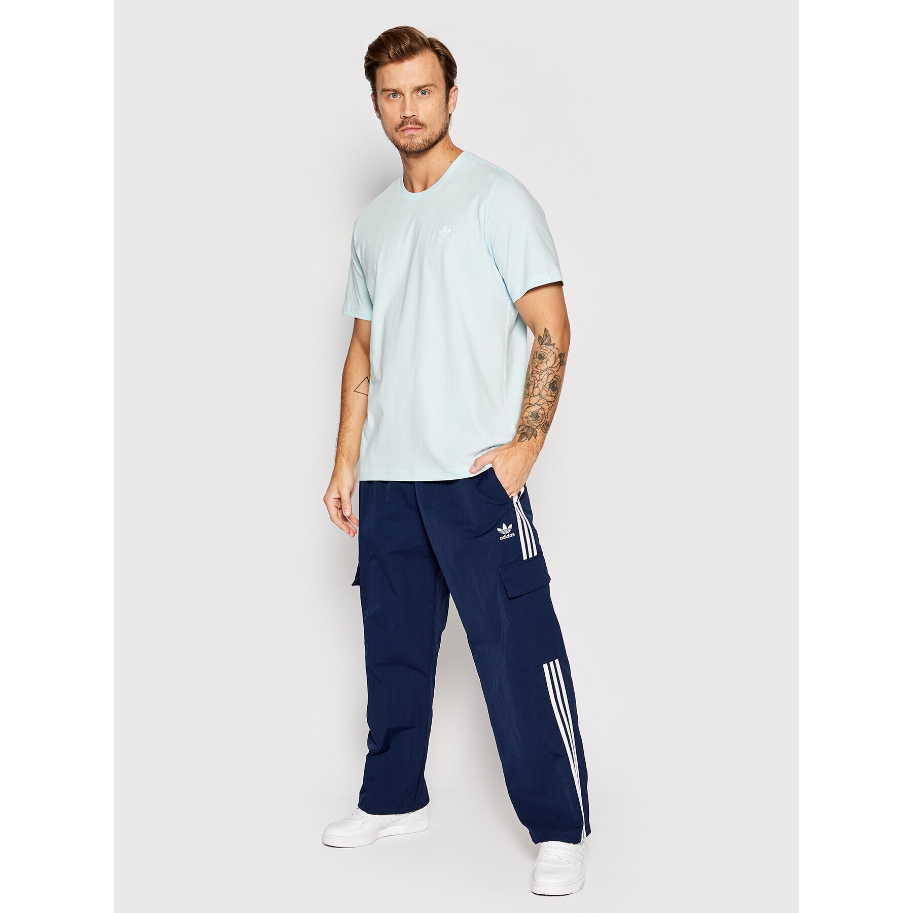 adidas Долнище анцуг adicolor 3-Stripes Cargo HN6735 Тъмносин Relaxed Fit - Pepit.bg