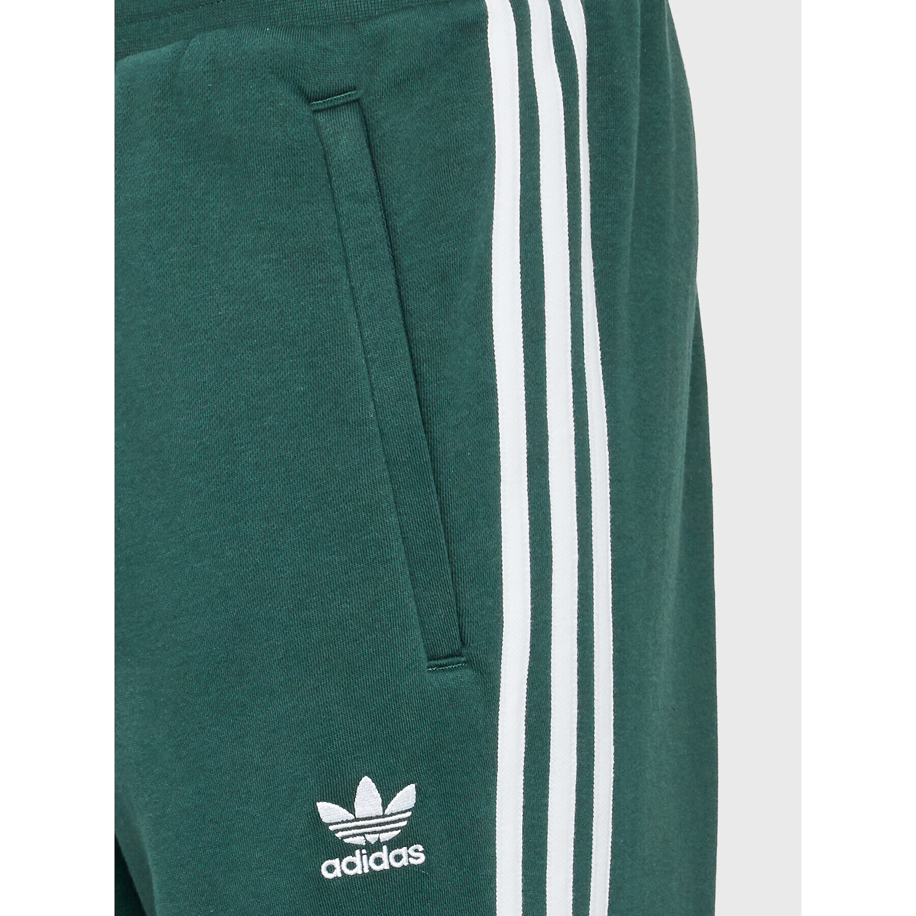 adidas Долнище анцуг adicolor 3-Stripes HK7299 Зелен Slim Fit - Pepit.bg