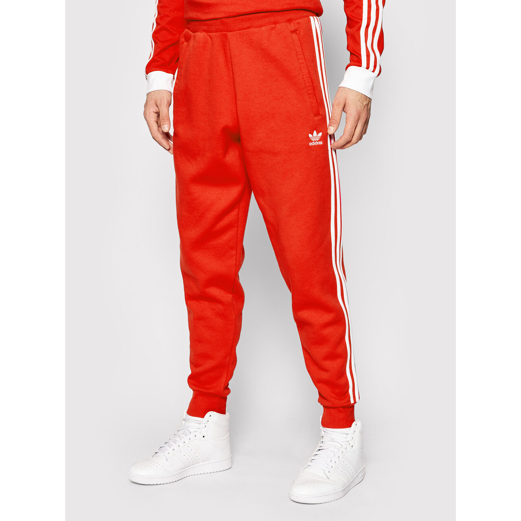 adidas Долнище анцуг adicolor Classics 3-Stripes HF2100 Червен Slim Fit - Pepit.bg