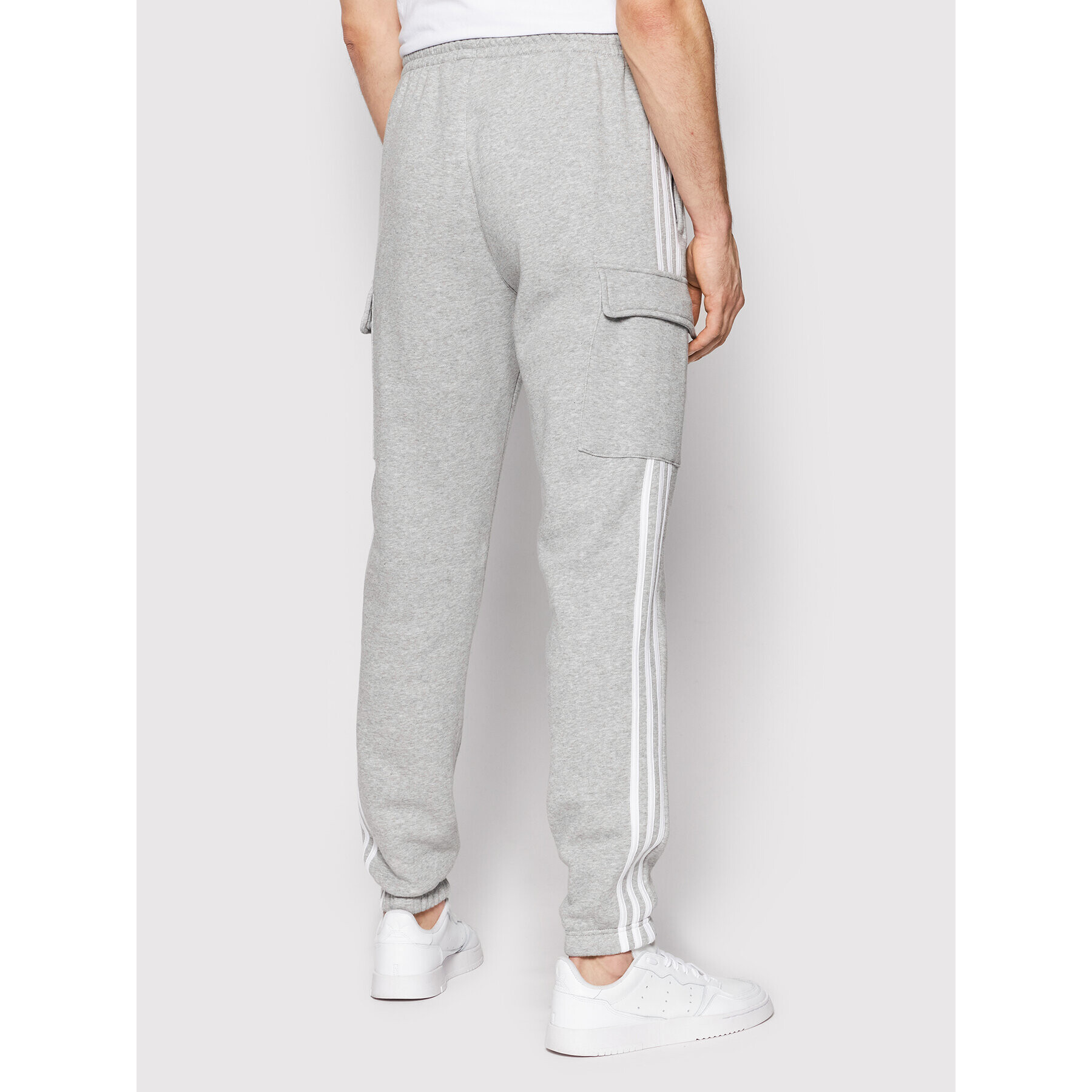 adidas Долнище анцуг adicolor Classics 3-Stripes HG4827 Сив Slim Fit - Pepit.bg