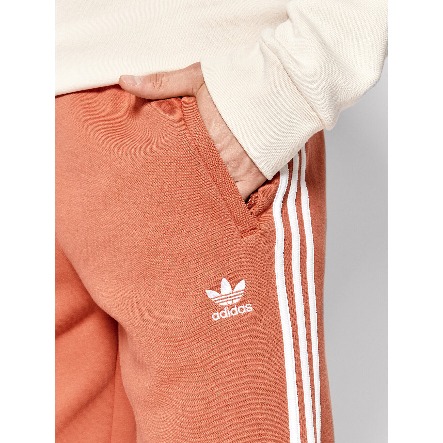 adidas Долнище анцуг adicolor Classics 3-Stripes HK7300 Оранжев Slim Fit - Pepit.bg