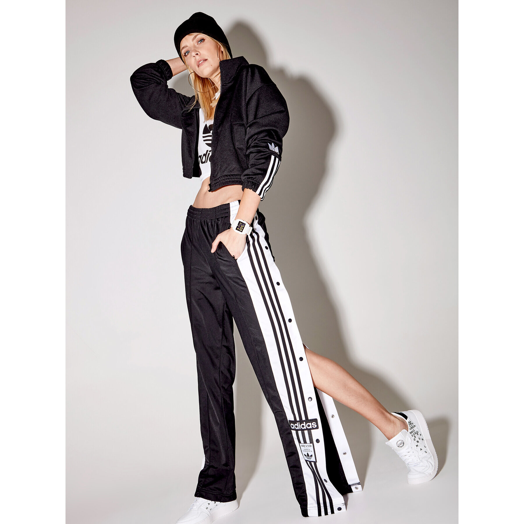 adidas Долнище анцуг adicolor Classics adibreak GN2807 Черен Regular Fit - Pepit.bg