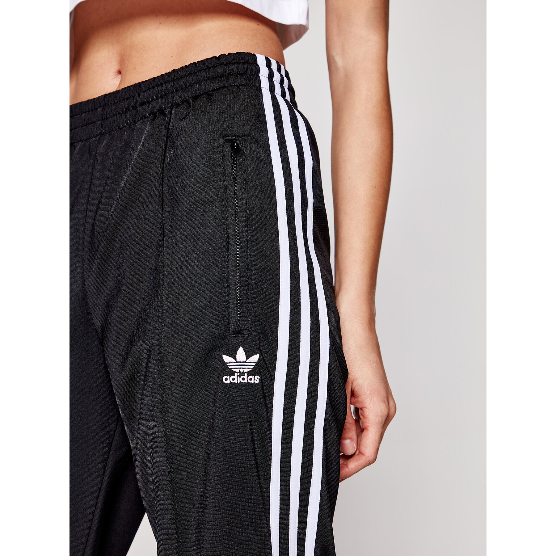 adidas Долнище анцуг adicolor Classics Firebird GN2819 Черен Regular Fit - Pepit.bg