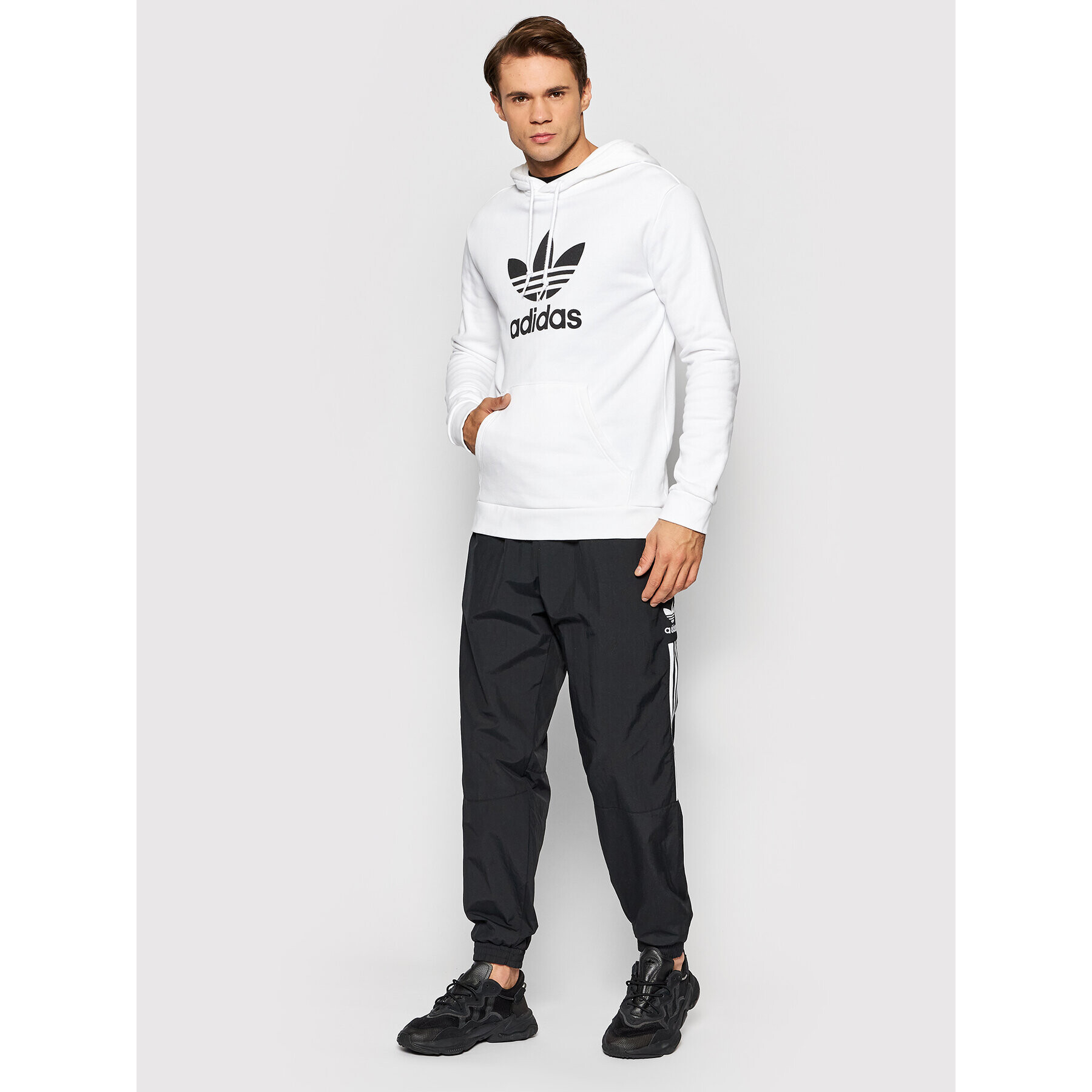 adidas Долнище анцуг adicolor Classics Lock-Up Trefoil H41387 Черен Regular Fit - Pepit.bg