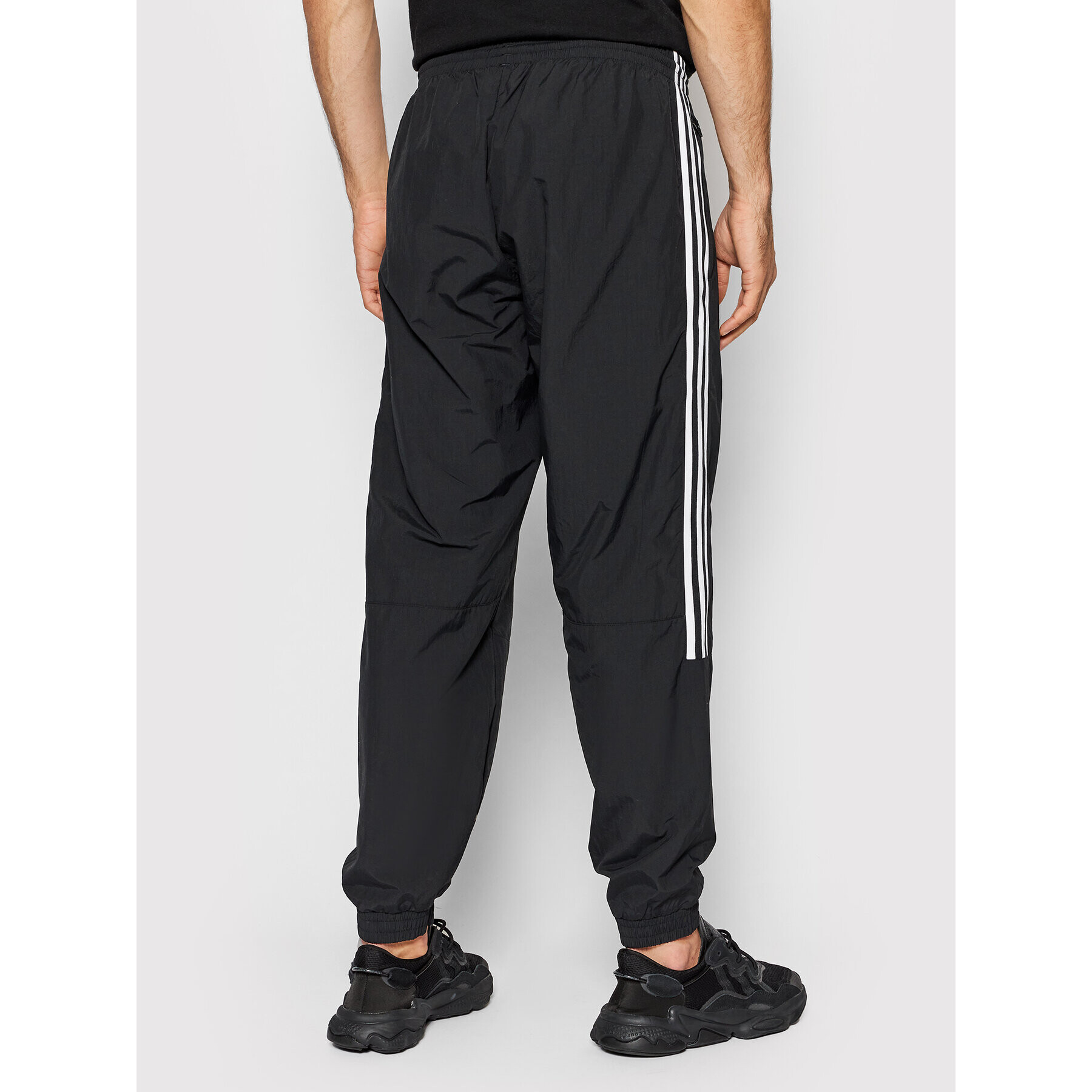 adidas Долнище анцуг adicolor Classics Lock-Up Trefoil H41387 Черен Regular Fit - Pepit.bg