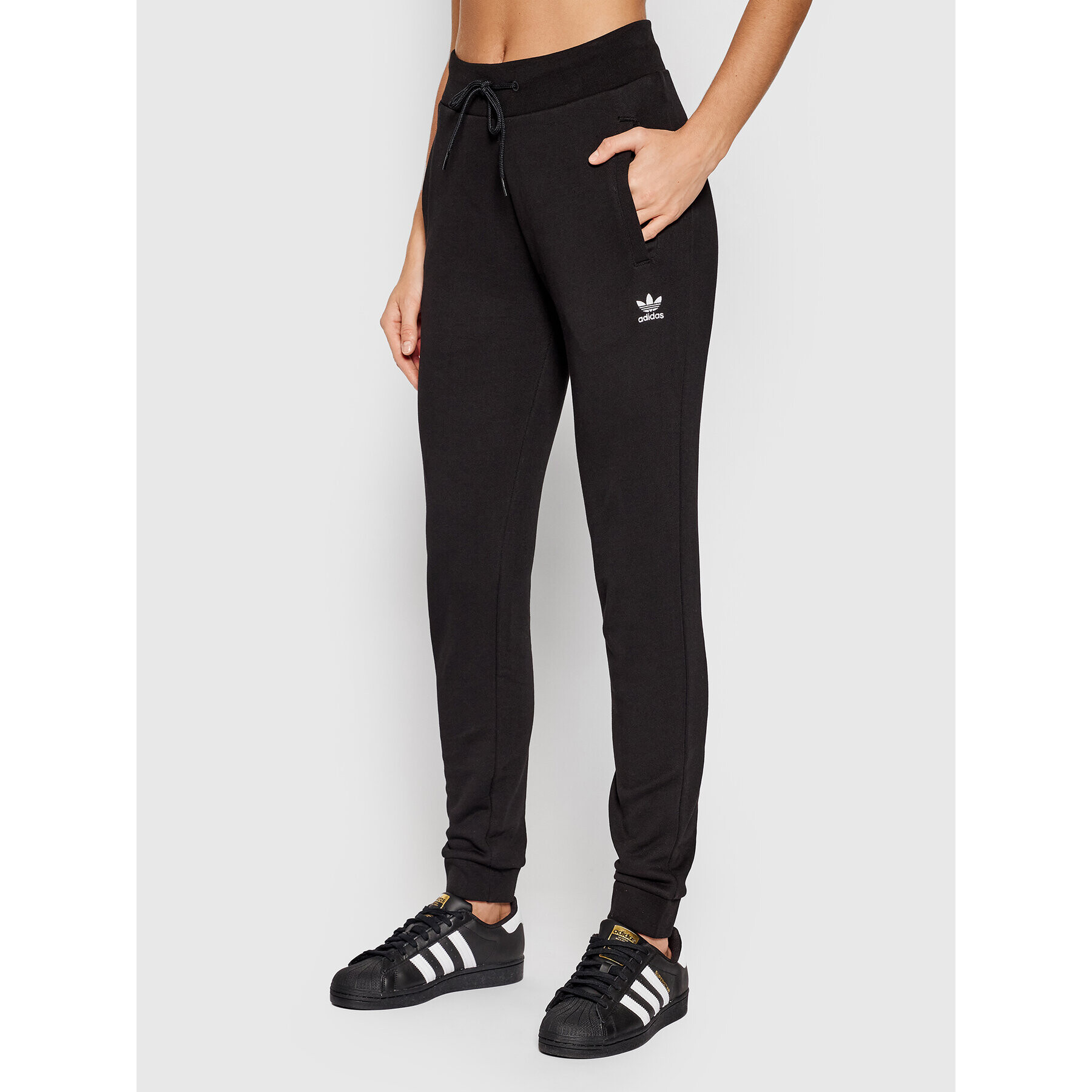 adidas Долнище анцуг adicolor Essentials H37878 Черен Slim Fit - Pepit.bg