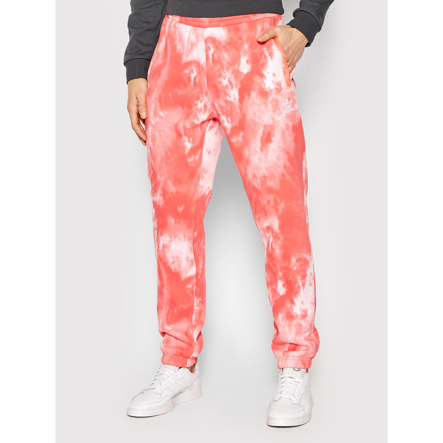 adidas Долнище анцуг adicolor Essentials Trefoil HE9440 Червен Slim Fit - Pepit.bg