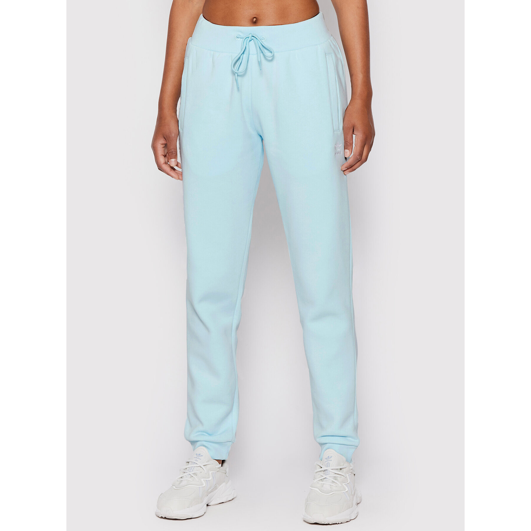 adidas Долнище анцуг adicolor Essentials HM1833 Син Slim Fit - Pepit.bg