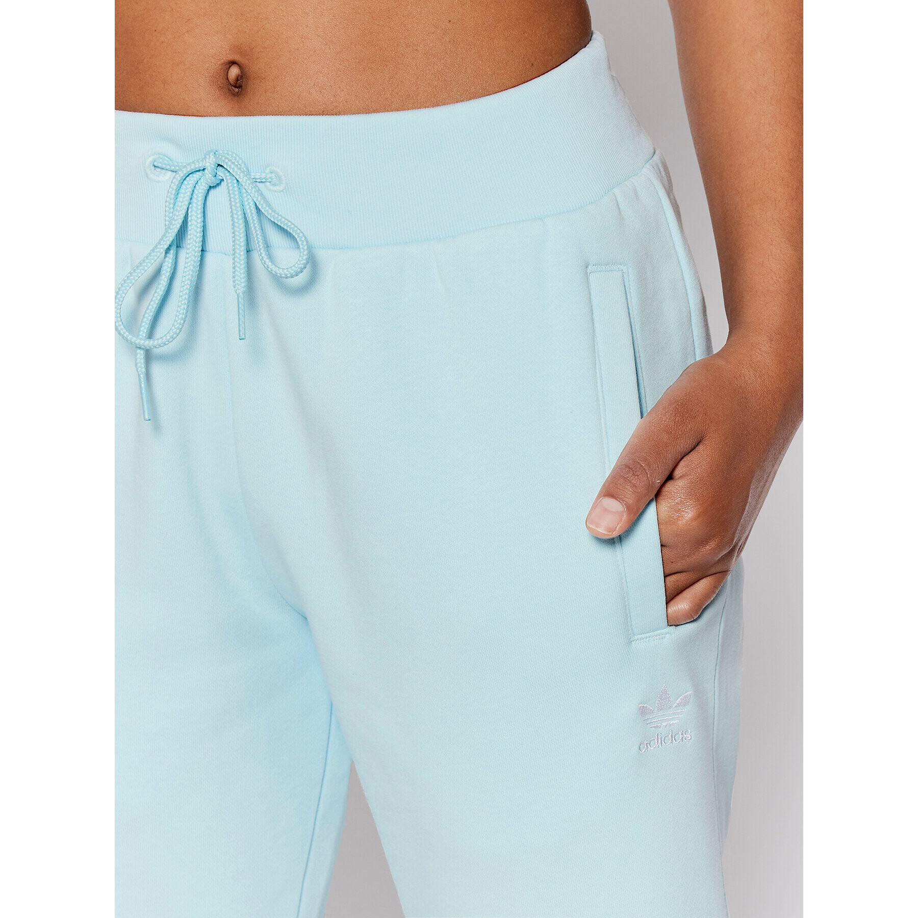 adidas Долнище анцуг adicolor Essentials HM1833 Син Slim Fit - Pepit.bg