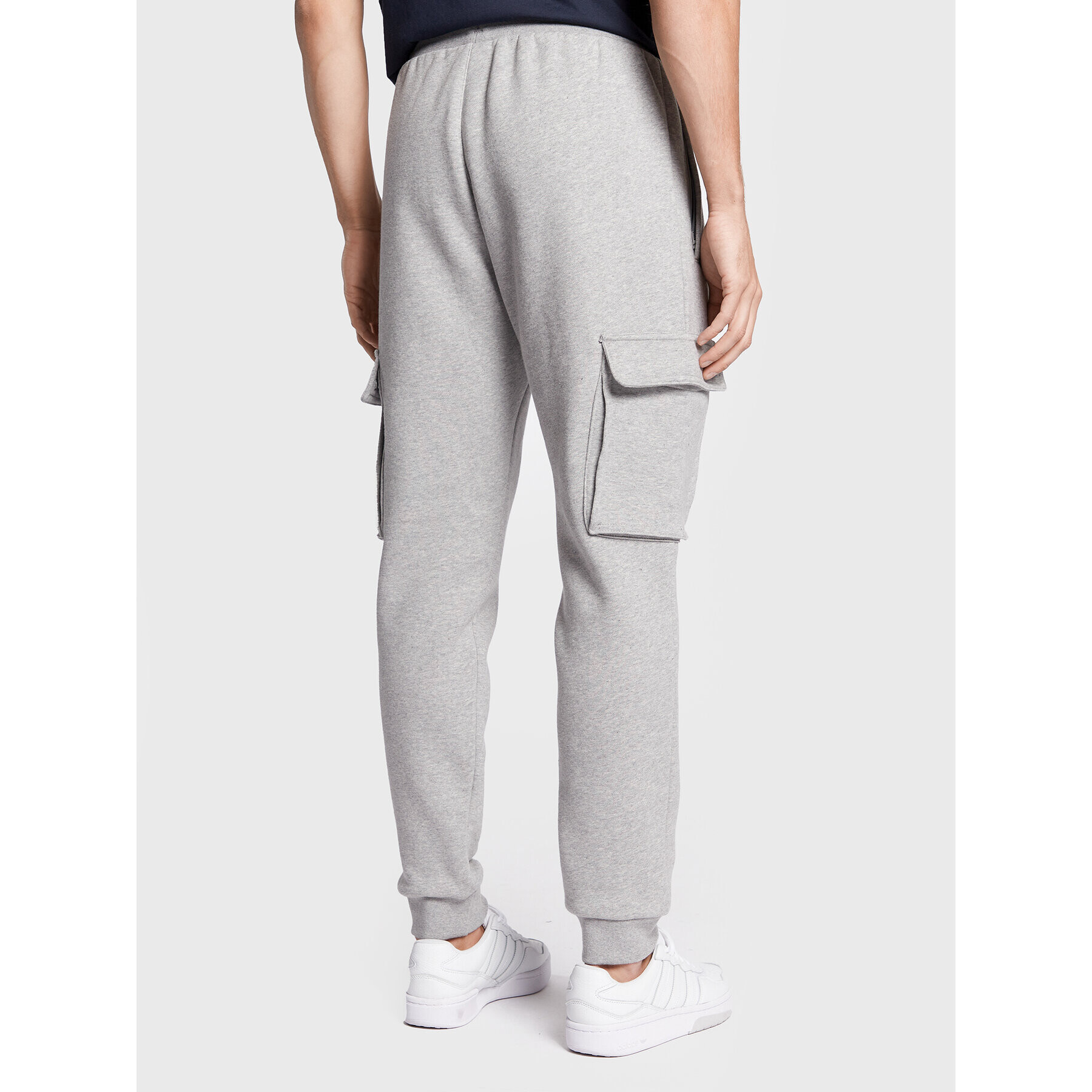 adidas Долнище анцуг adicolor Essentials Trefoil HK0184 Сив Slim Fit - Pepit.bg