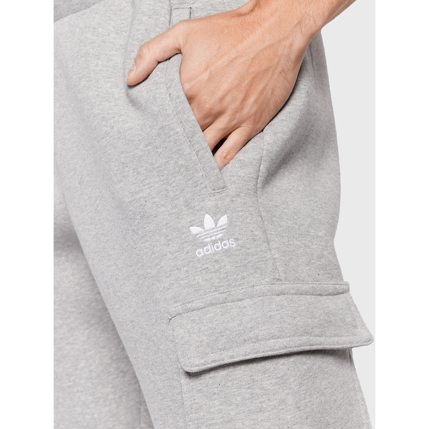 adidas Долнище анцуг adicolor Essentials Trefoil HK0184 Сив Slim Fit - Pepit.bg