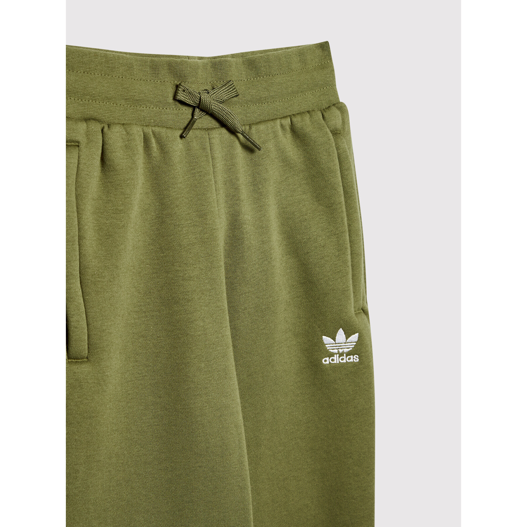 adidas Долнище анцуг adicolor HF2306 Зелен Relaxed Fit - Pepit.bg