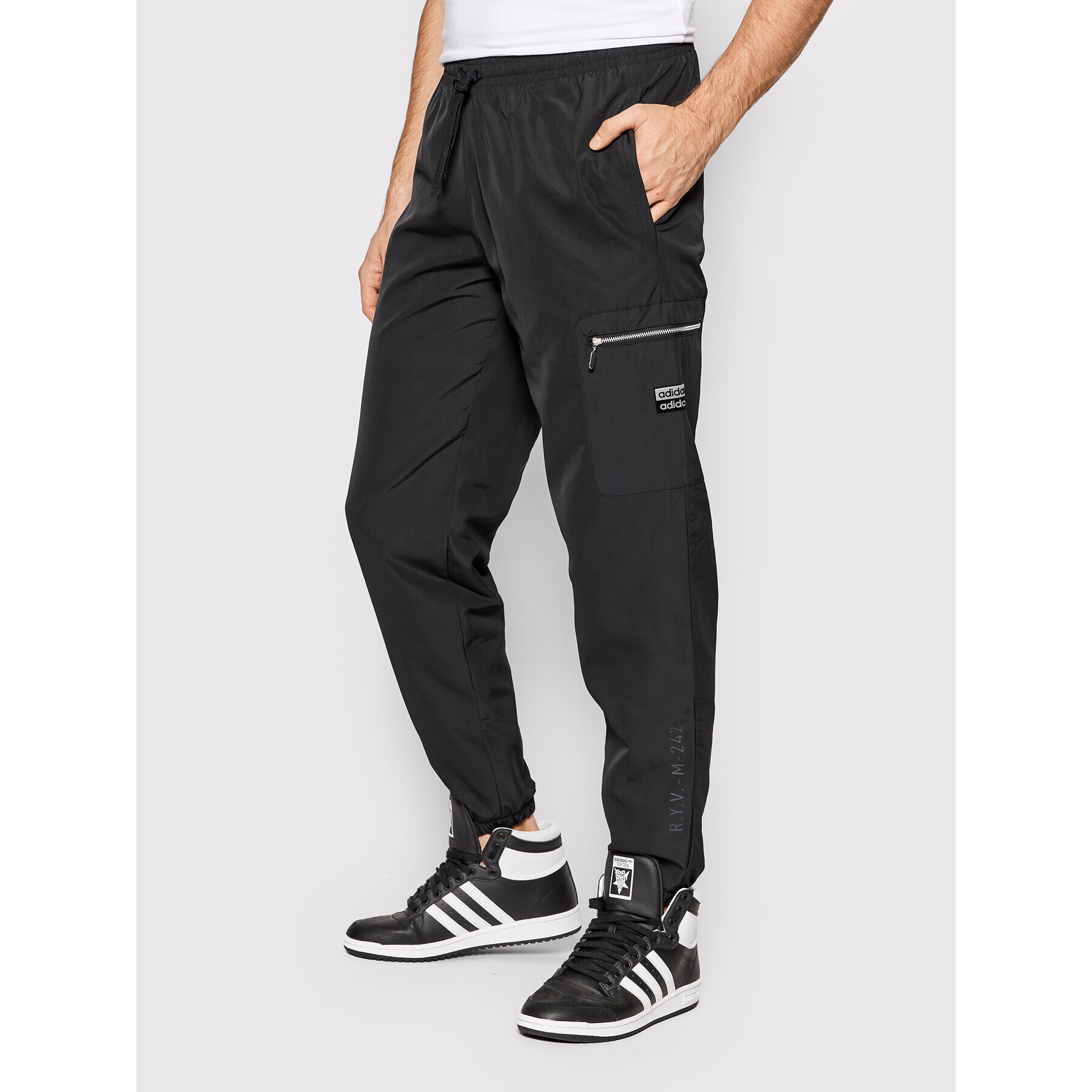 adidas Долнище анцуг Cargo H59875 Черен Regular Fit - Pepit.bg