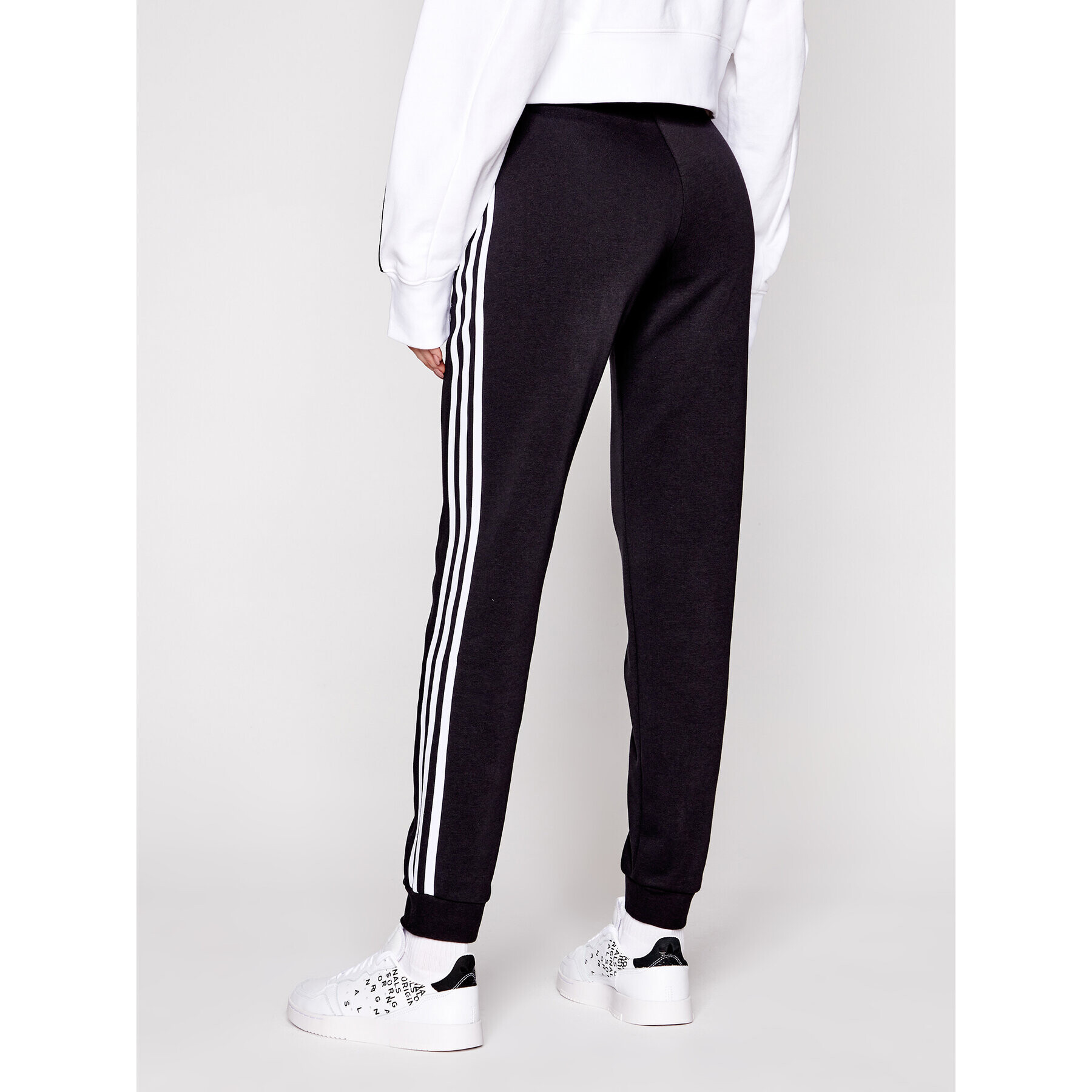 adidas Долнище анцуг Cuffed GD2255 Черен Slim Fit - Pepit.bg