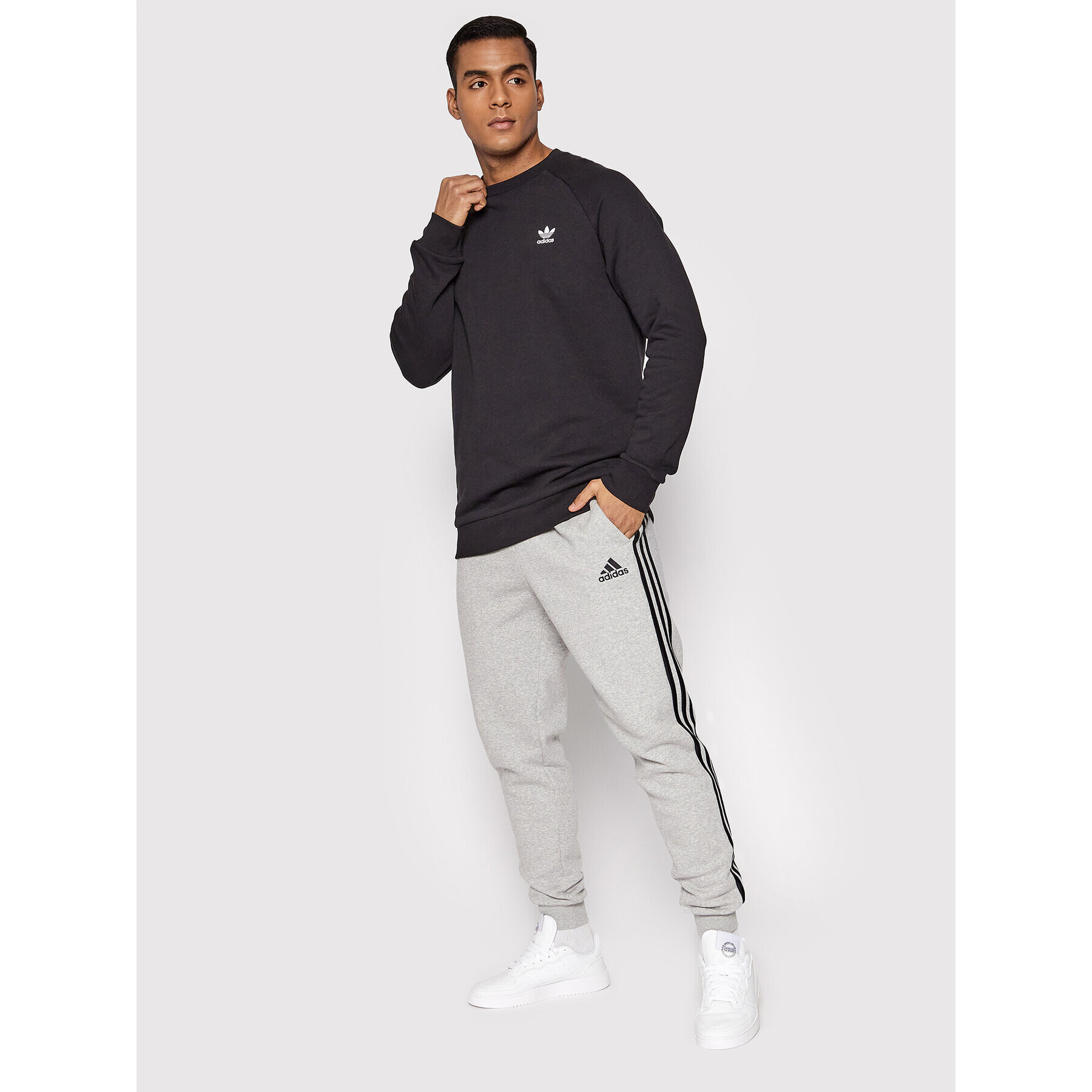 adidas Долнище анцуг Essentials 3-Stripes GM1091 Сив Slim Fit - Pepit.bg