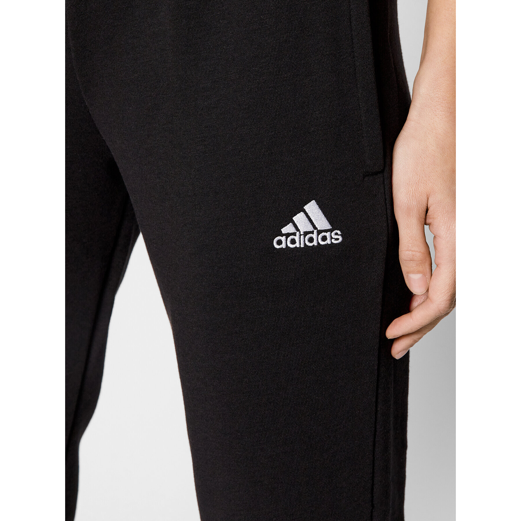 adidas Долнище анцуг Essentials French Terry Logo GM5526 Черен Slim Fit - Pepit.bg