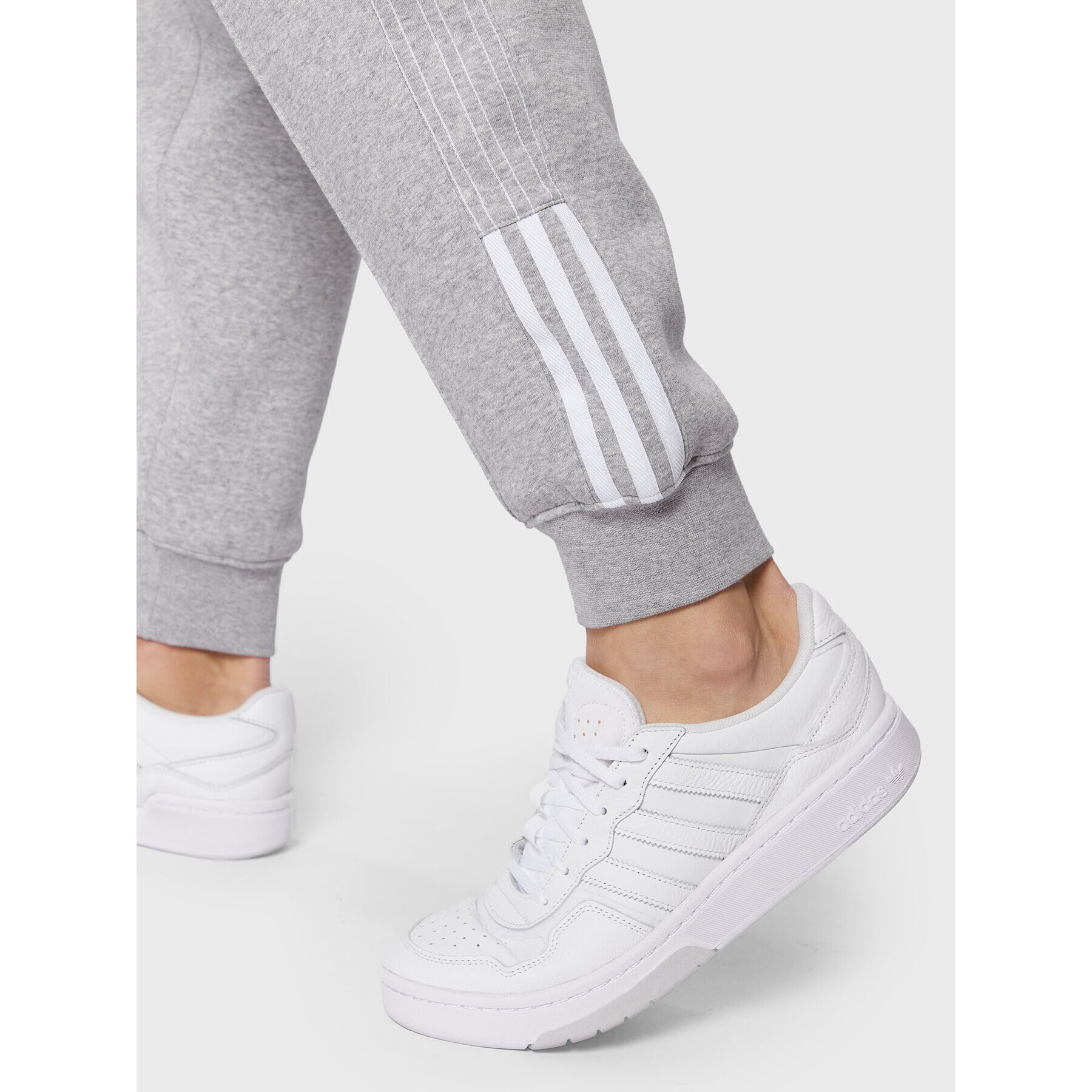 adidas Долнище анцуг Fleece Sst HI2997 Сив Regular Fit - Pepit.bg