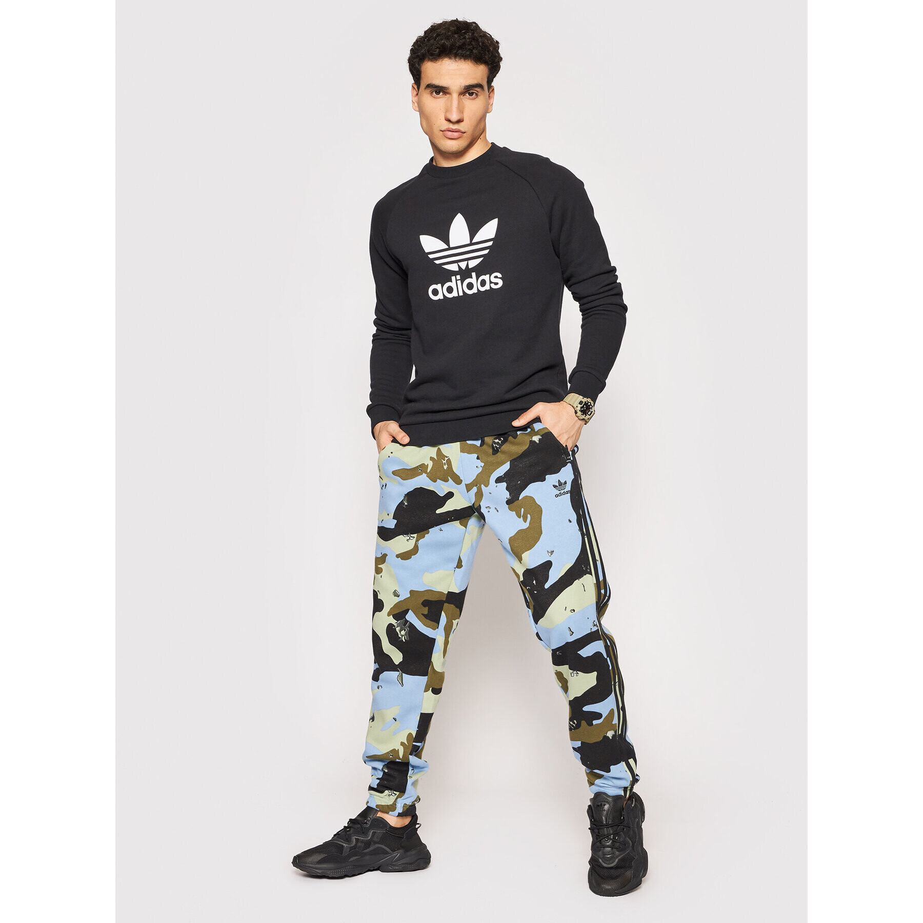 adidas Долнище анцуг Graphics Camo H13465 Син Regular Fit - Pepit.bg